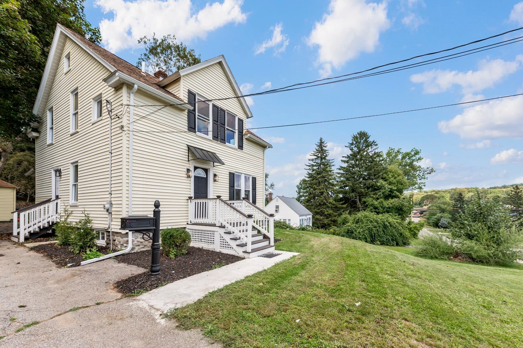Single Family Residence at 36 Central St, Auburn MA 01501, Auburn, photo 6 of 29