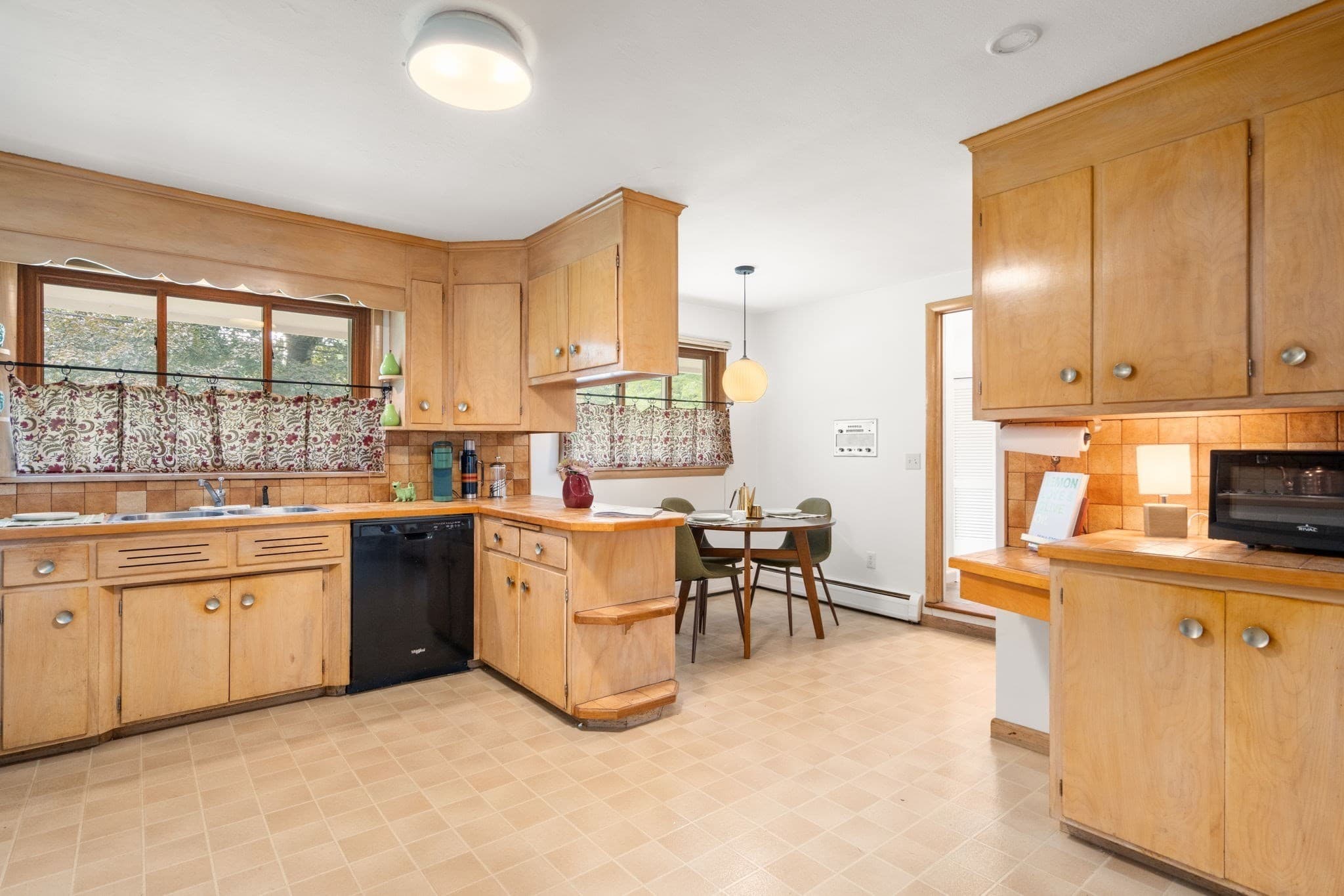 Single Family Residence at 326 Williams, Longmeadow MA 01106, Longmeadow, photo 12 of 42