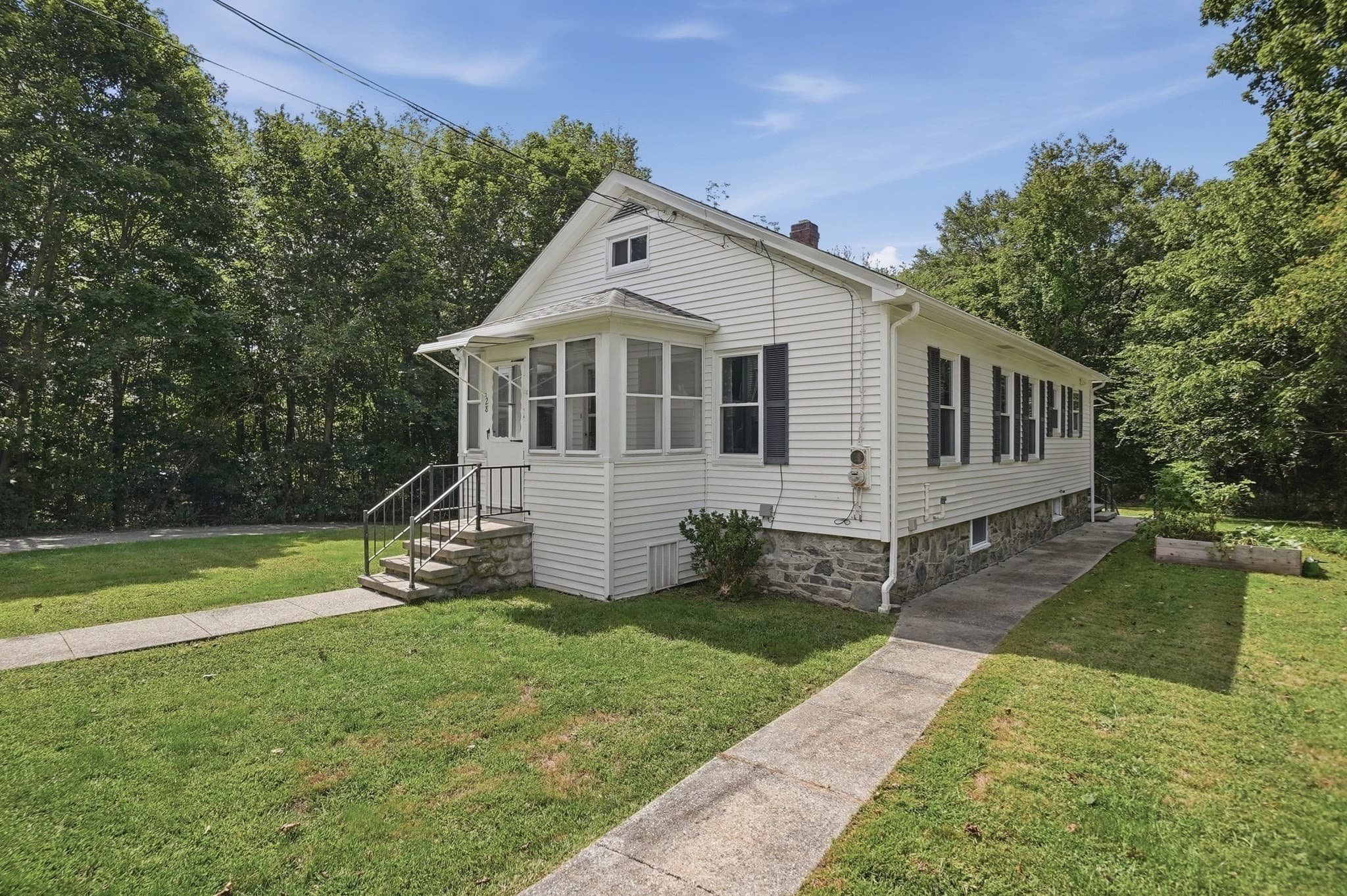 28 Eastern Avenue, Webster MA 01570