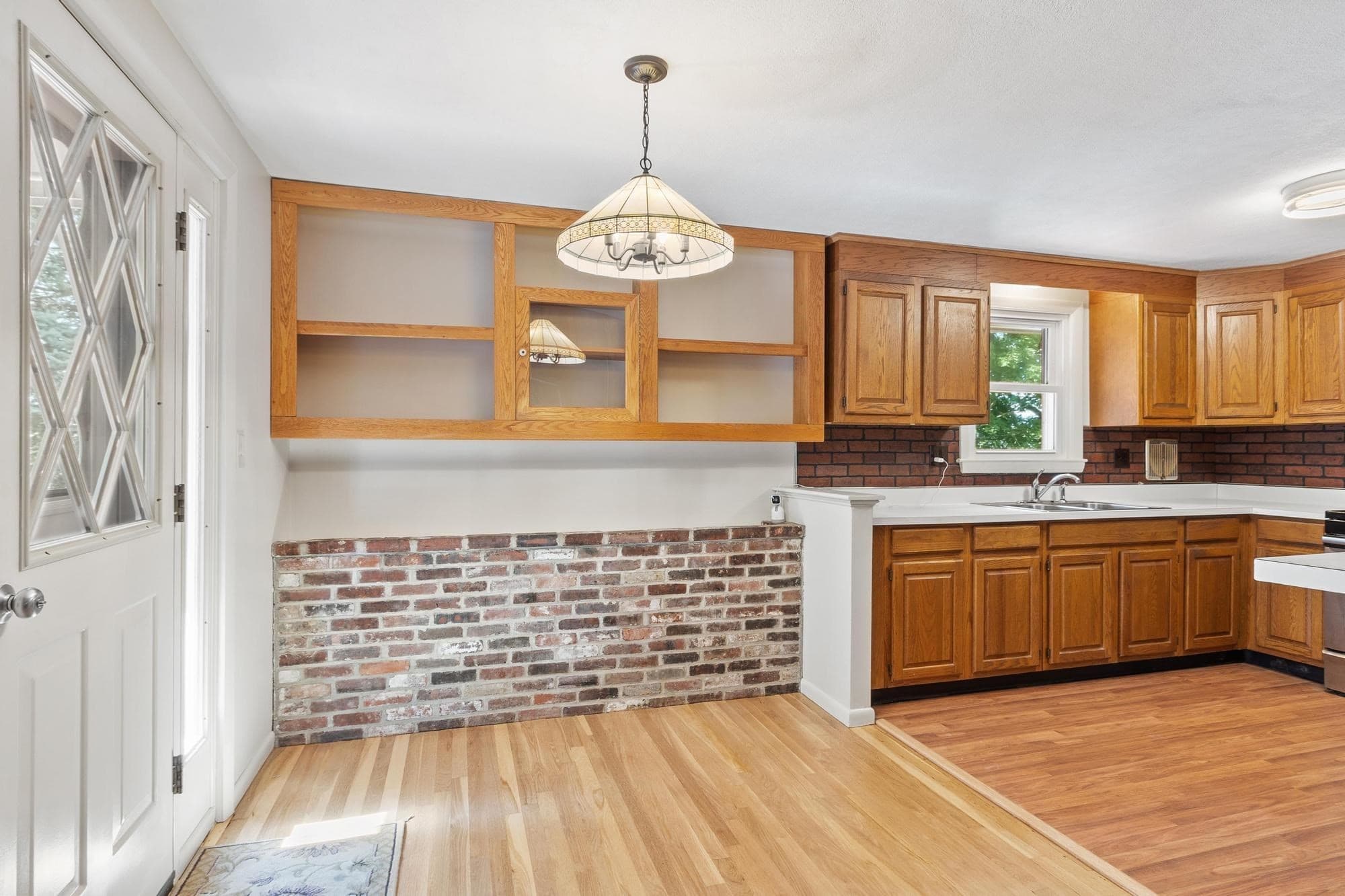Single Family Residence at 136 Ridge Rd, Marlborough MA 01752, Marlborough, photo 6 of 31