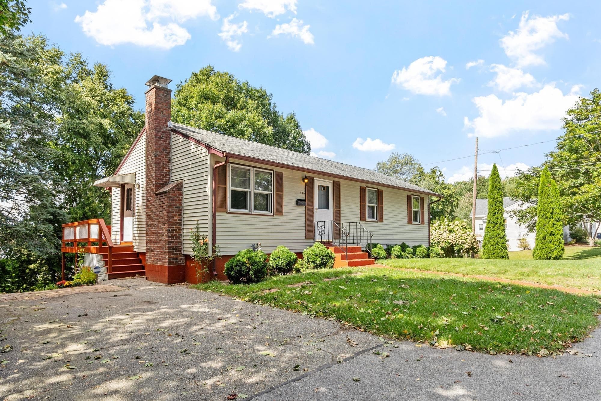 136 Ridge Rd, Marlborough MA 01752