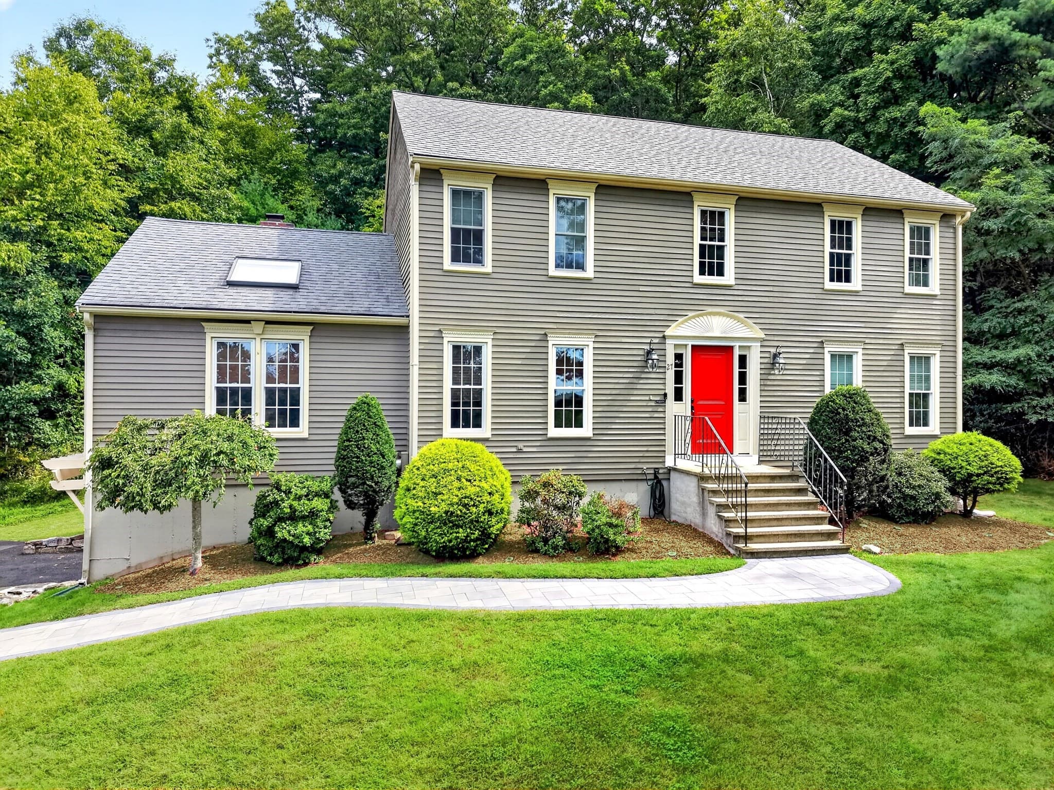 27 Field Pond Rd, Milford MA 01757