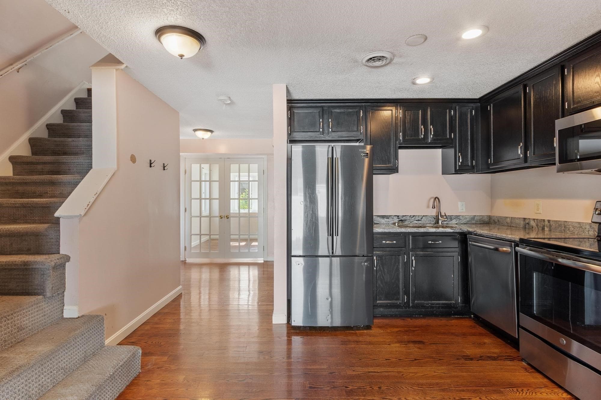 Condominium at 43 Meadow Pond Dr # A, Leominster MA 01453, Leominster, photo 3 of 36