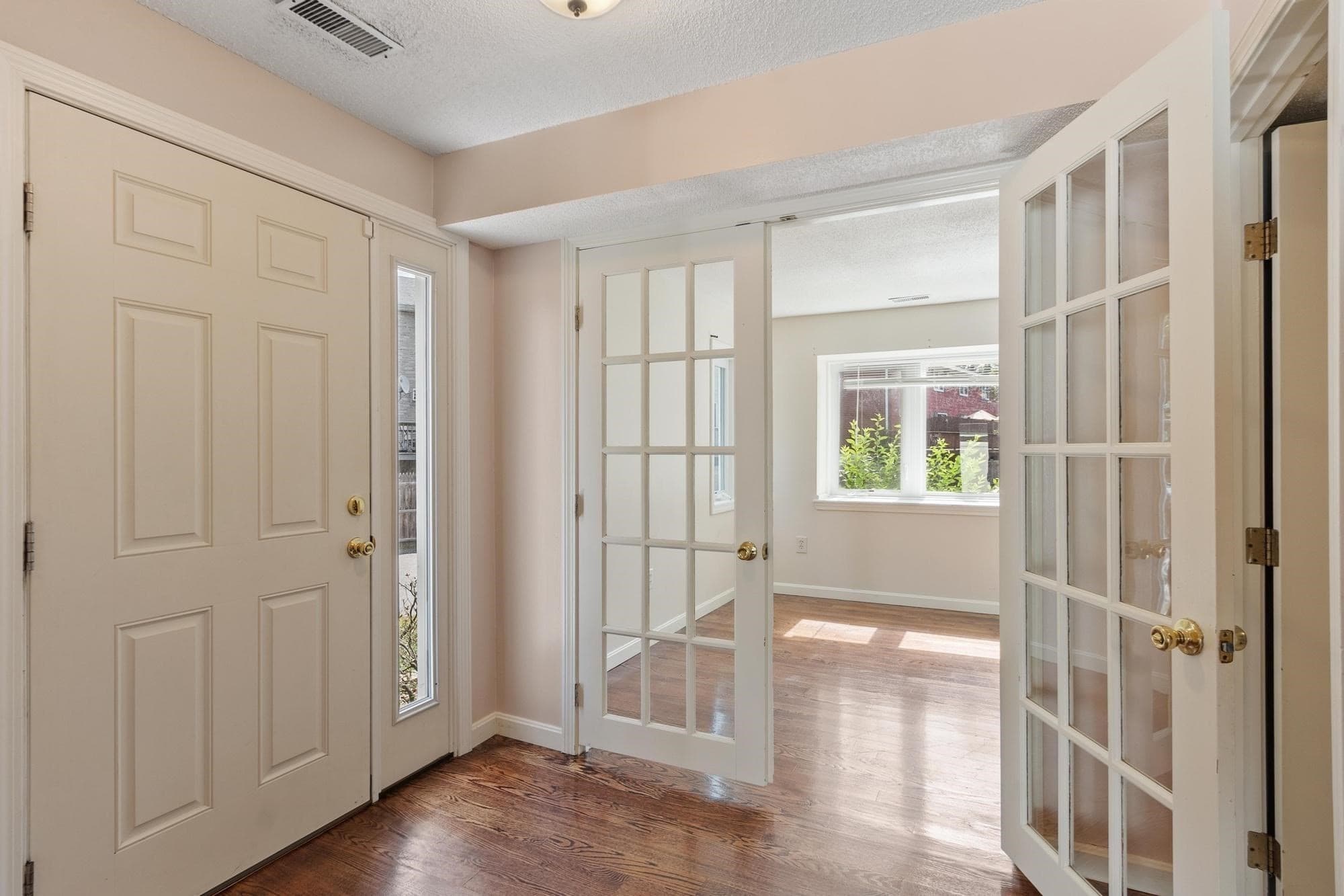 Condominium at 43 Meadow Pond Dr # A, Leominster MA 01453, Leominster, photo 9 of 36