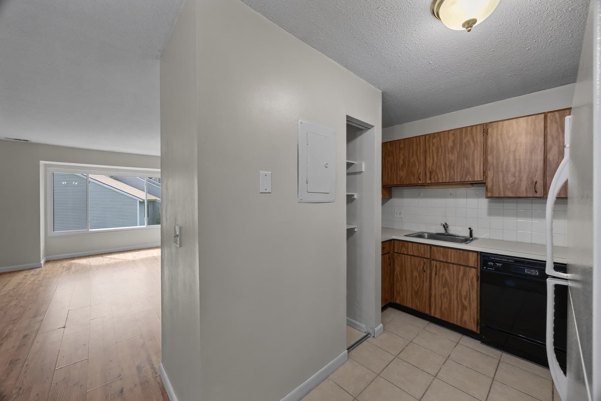 Condominium at 9 Thayer Pond Dr # 8, Oxford MA 01537, Oxford, photo 16 of 34