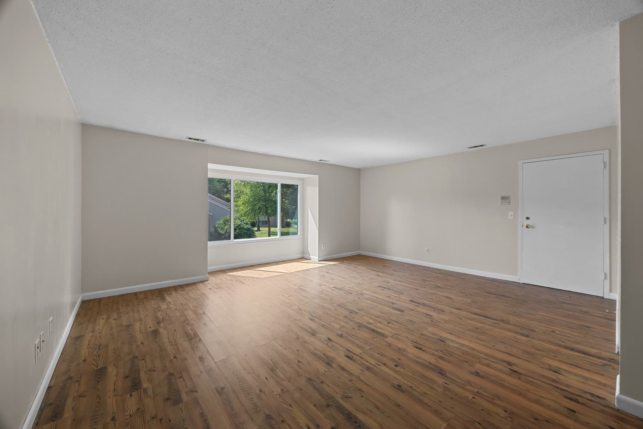 Condominium at 9 Thayer Pond Dr # 8, Oxford MA 01537, Oxford, photo 12 of 34
