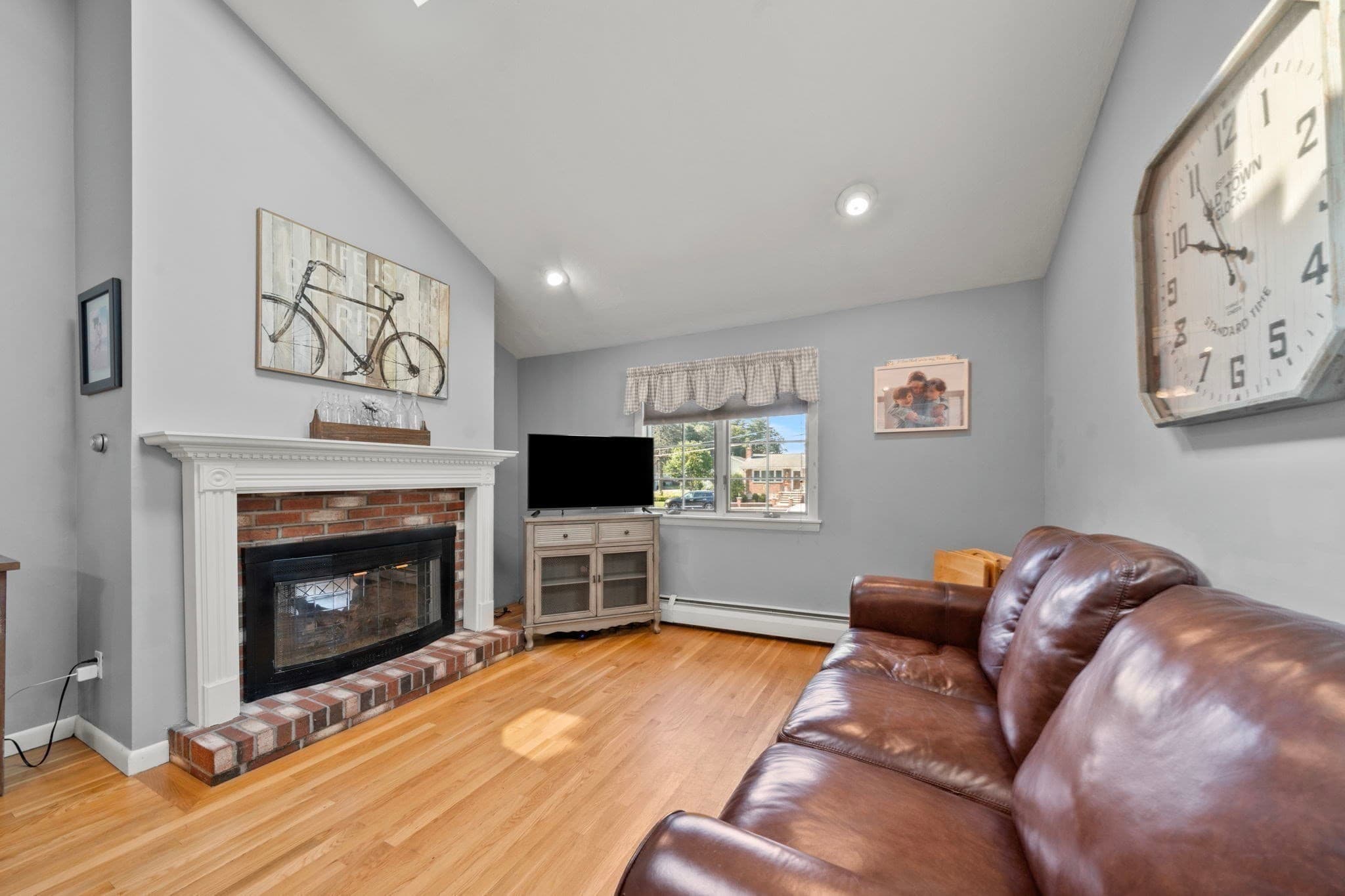 Single Family Residence at 31 Columbus Road, Woburn MA 01801, Woburn, photo 17 of 38