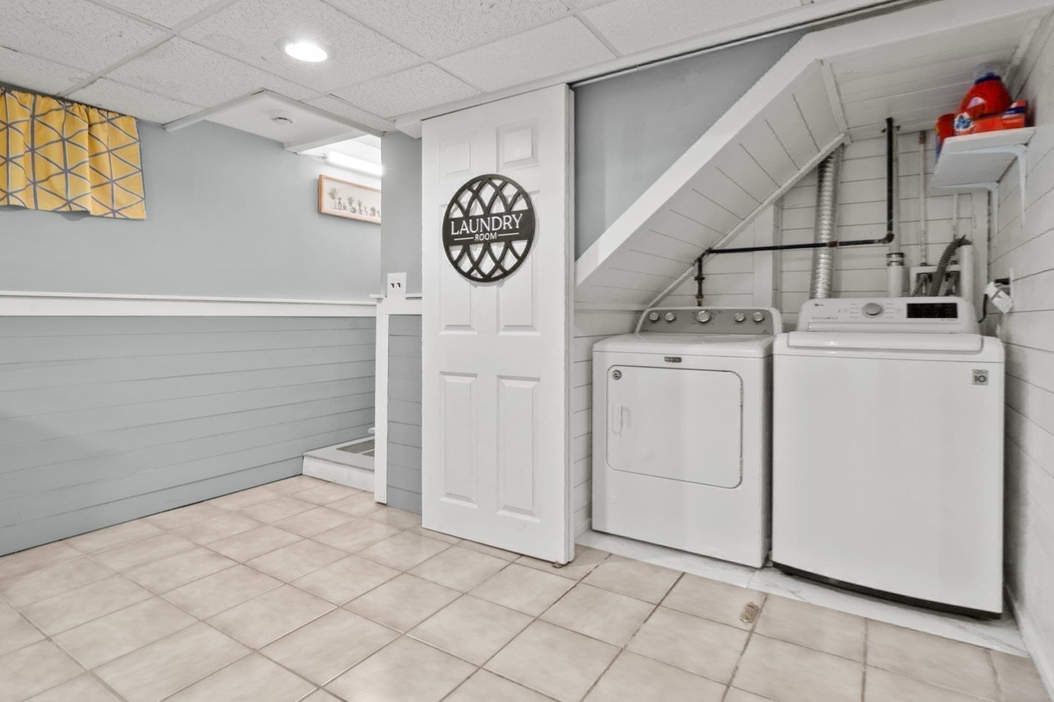 Single Family Residence at 31 Columbus Road, Woburn MA 01801, Woburn, photo 32 of 38