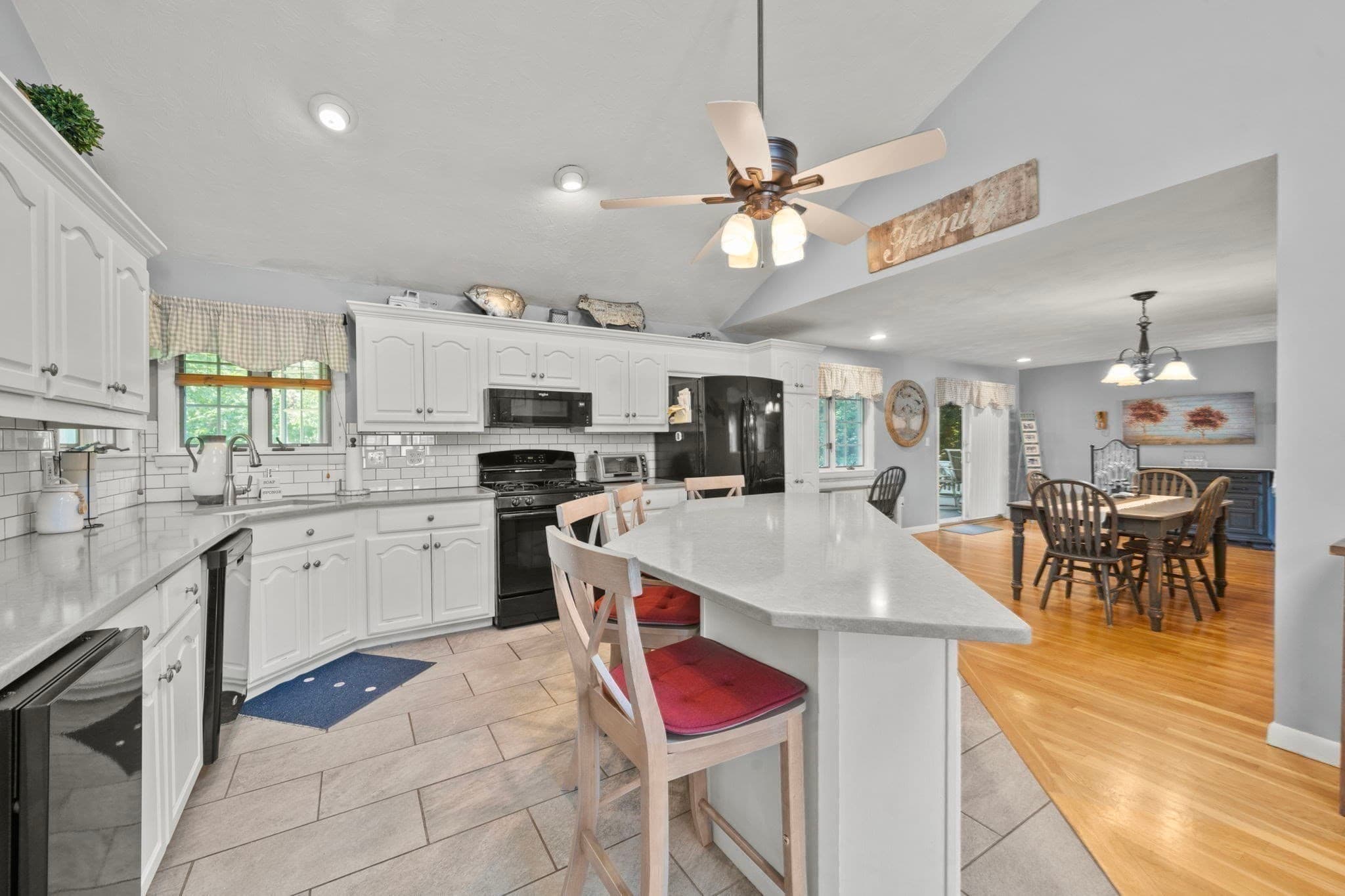 Single Family Residence at 31 Columbus Road, Woburn MA 01801, Woburn, photo 10 of 38