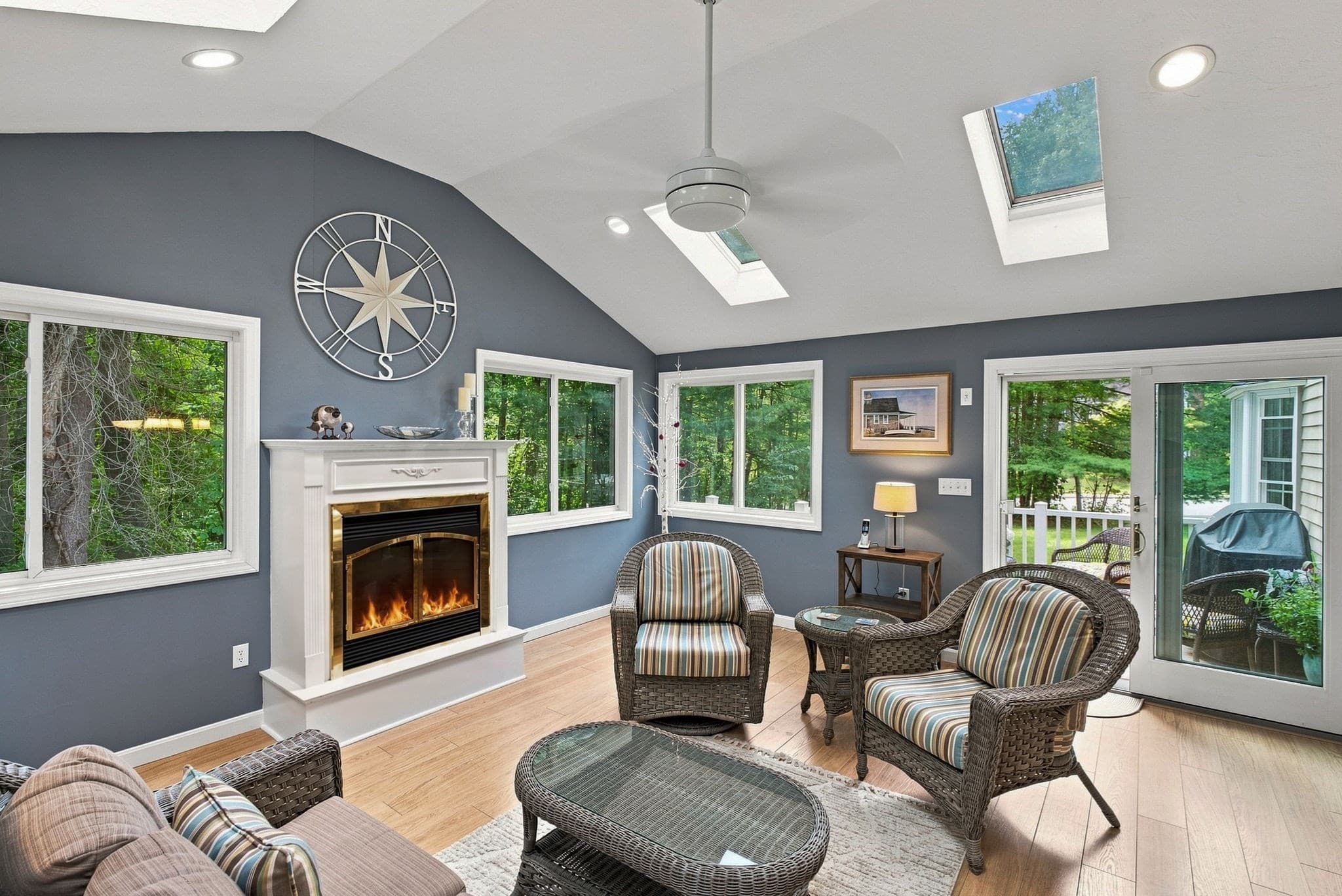 Single Family Residence at 7 Doucette Dr, Marlborough MA 01752, Marlborough, photo 5 of 38