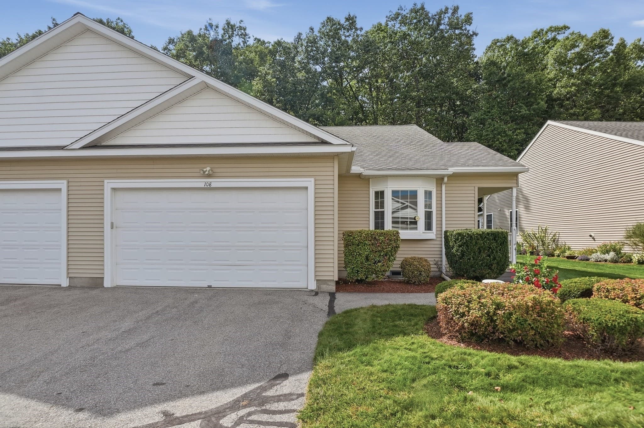 Condominium at 108 Angell Brook Drive # 108, West Boylston MA 01583, West Boylston, photo 2 of 31