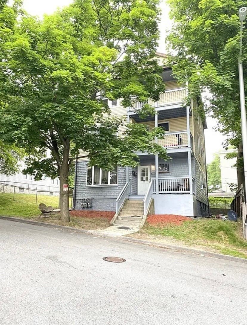 3 Family at 11 Leon St, Worcester MA 01604, Worcester, photo 2 of 24