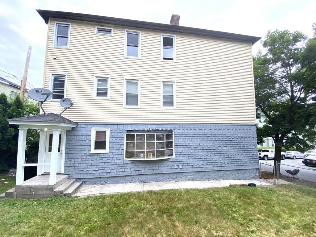 3 Family at 11 Leon St, Worcester MA 01604, Worcester, photo 4 of 24