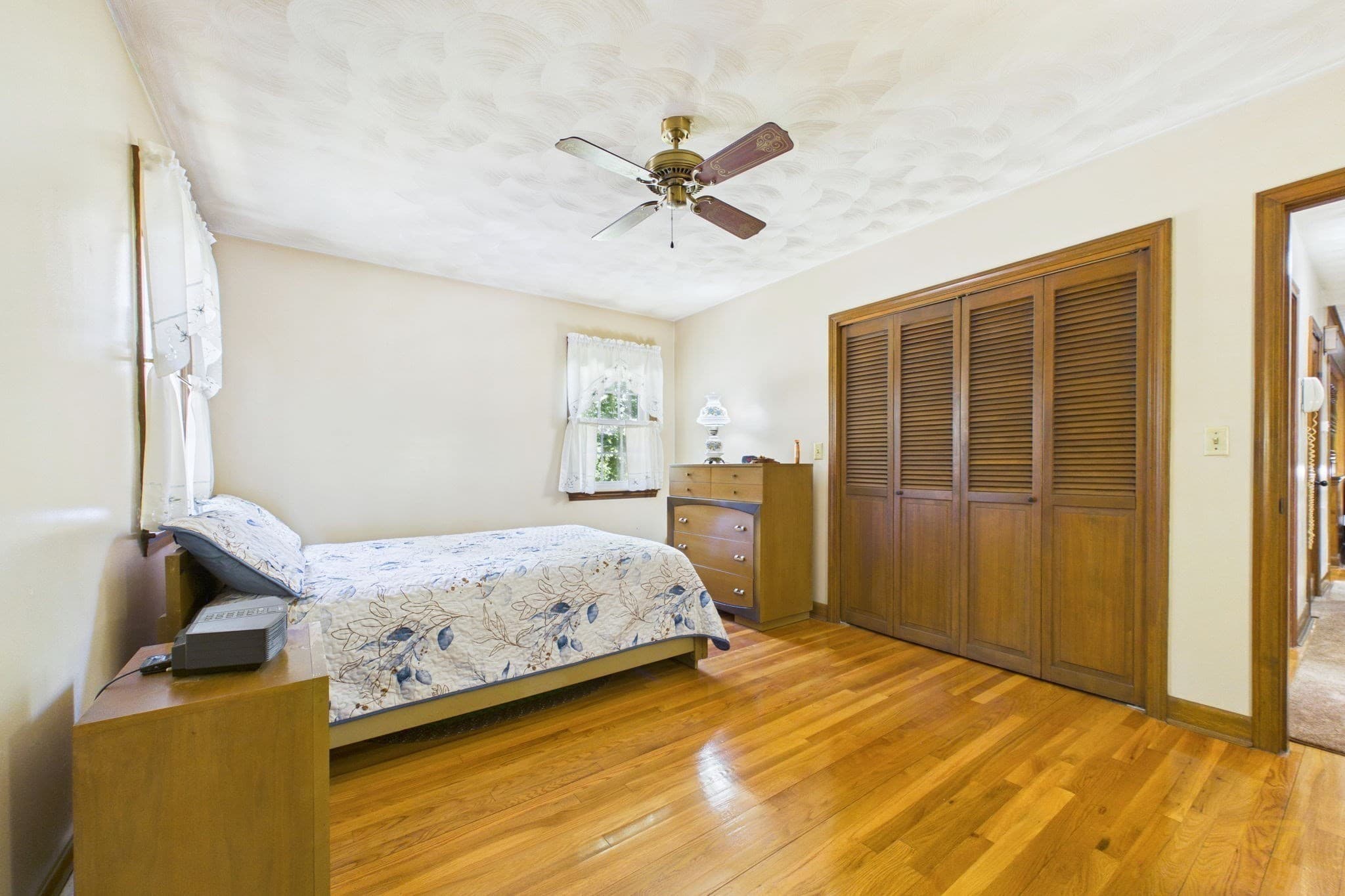 Single Family Residence at 1541 N Hixville Rd, Dartmouth MA 02747, Dartmouth, photo 14 of 32
