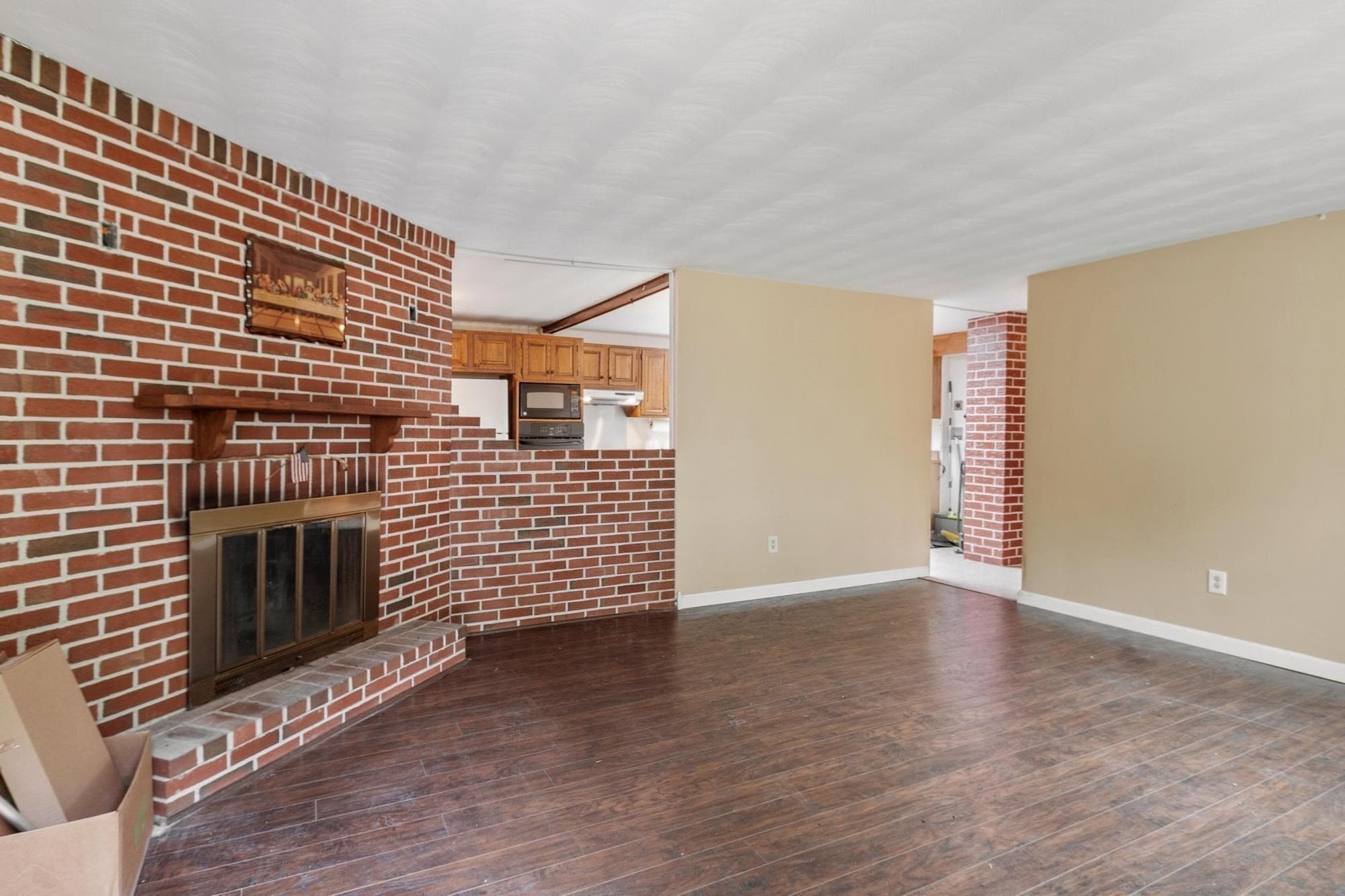 Single Family Residence at 4 Algonquin Rd, Chelmsford MA 01824, photo 20 of 31