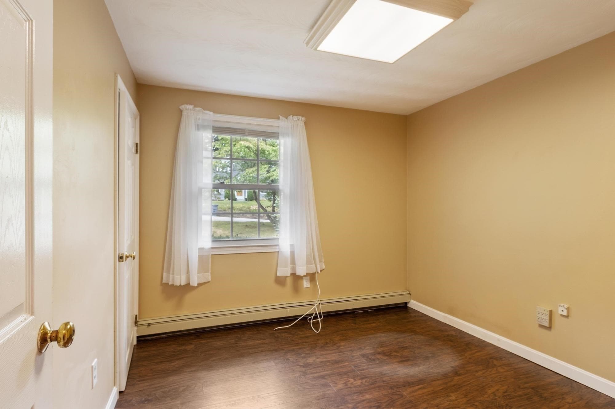 Single Family Residence at 4 Algonquin Rd, Chelmsford MA 01824, photo 21 of 31
