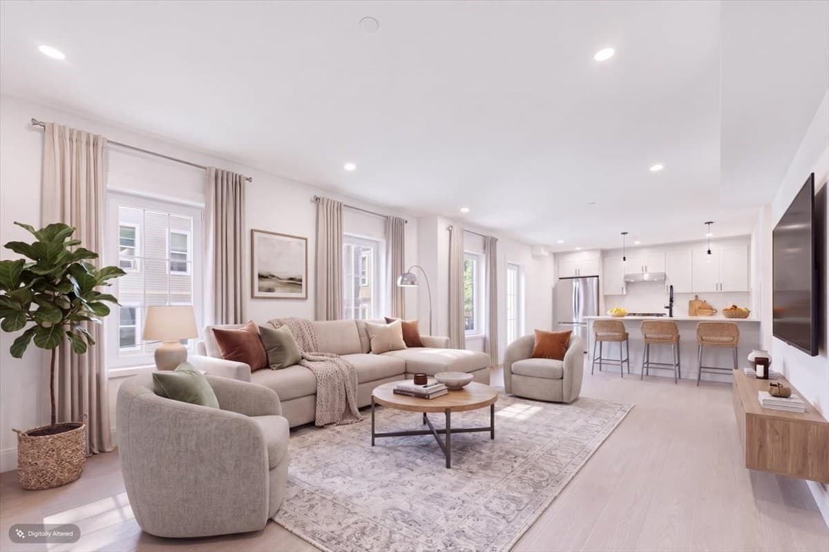 Condominium at 305 Chestnut Ave # 3, Boston MA 02130, photo 4 of 33