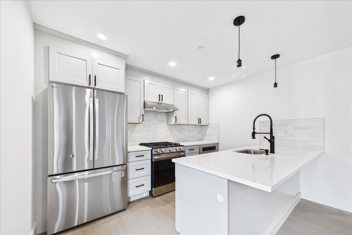 Condominium at 305 Chestnut Ave # 3, Boston MA 02130, photo 8 of 33