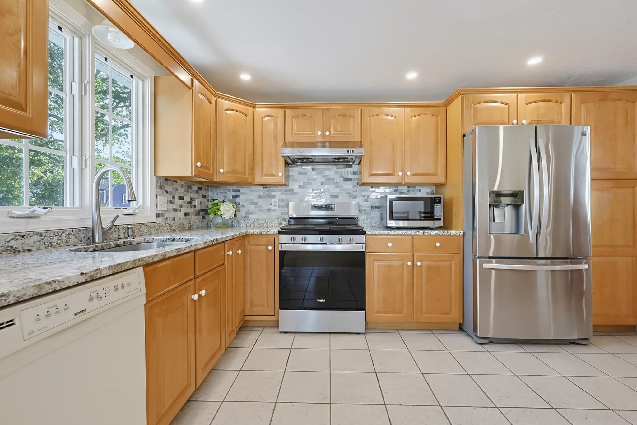 Single Family Residence at 5 Ivy Cir, Randolph MA 02368, Randolph, photo 12 of 36