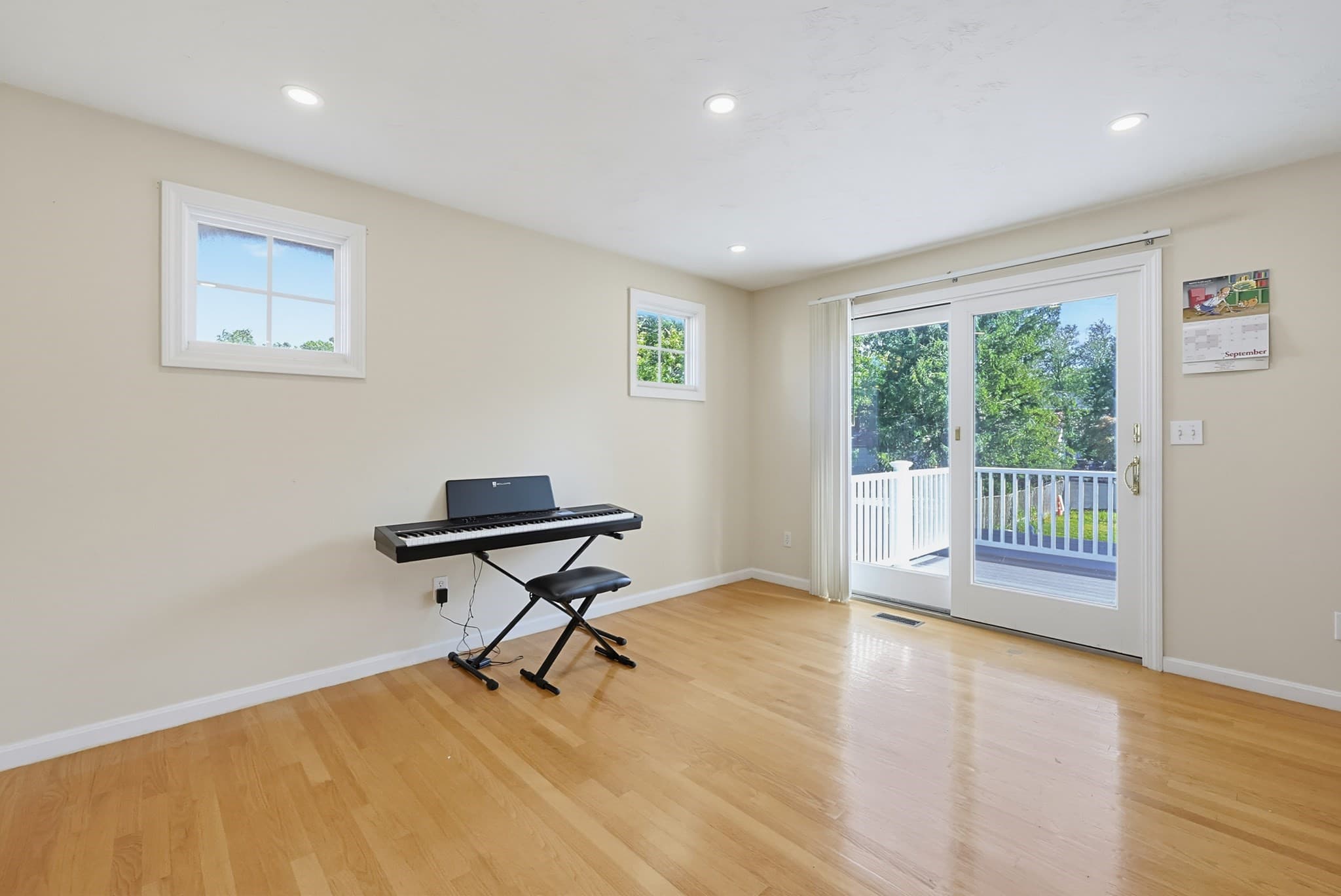 Single Family Residence at 5 Ivy Cir, Randolph MA 02368, Randolph, photo 9 of 36