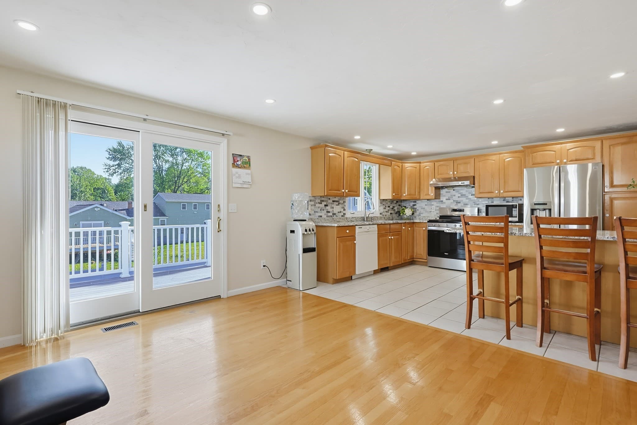 Single Family Residence at 5 Ivy Cir, Randolph MA 02368, Randolph, photo 10 of 36