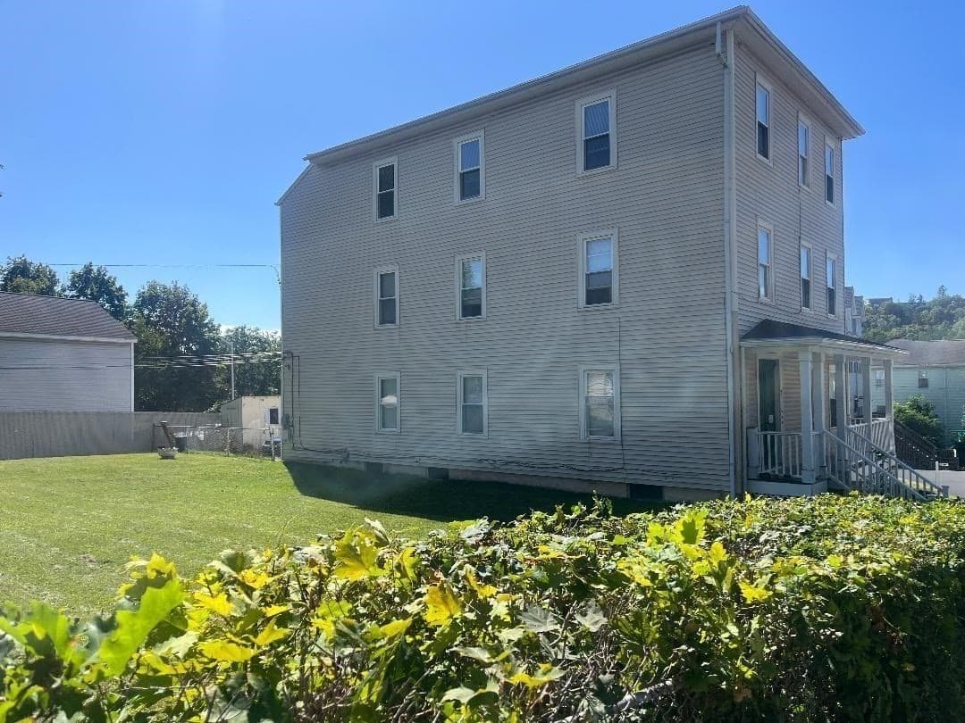 3 Family at 7 Maxwell St, Worcester MA 01607, Worcester, photo 5 of 42