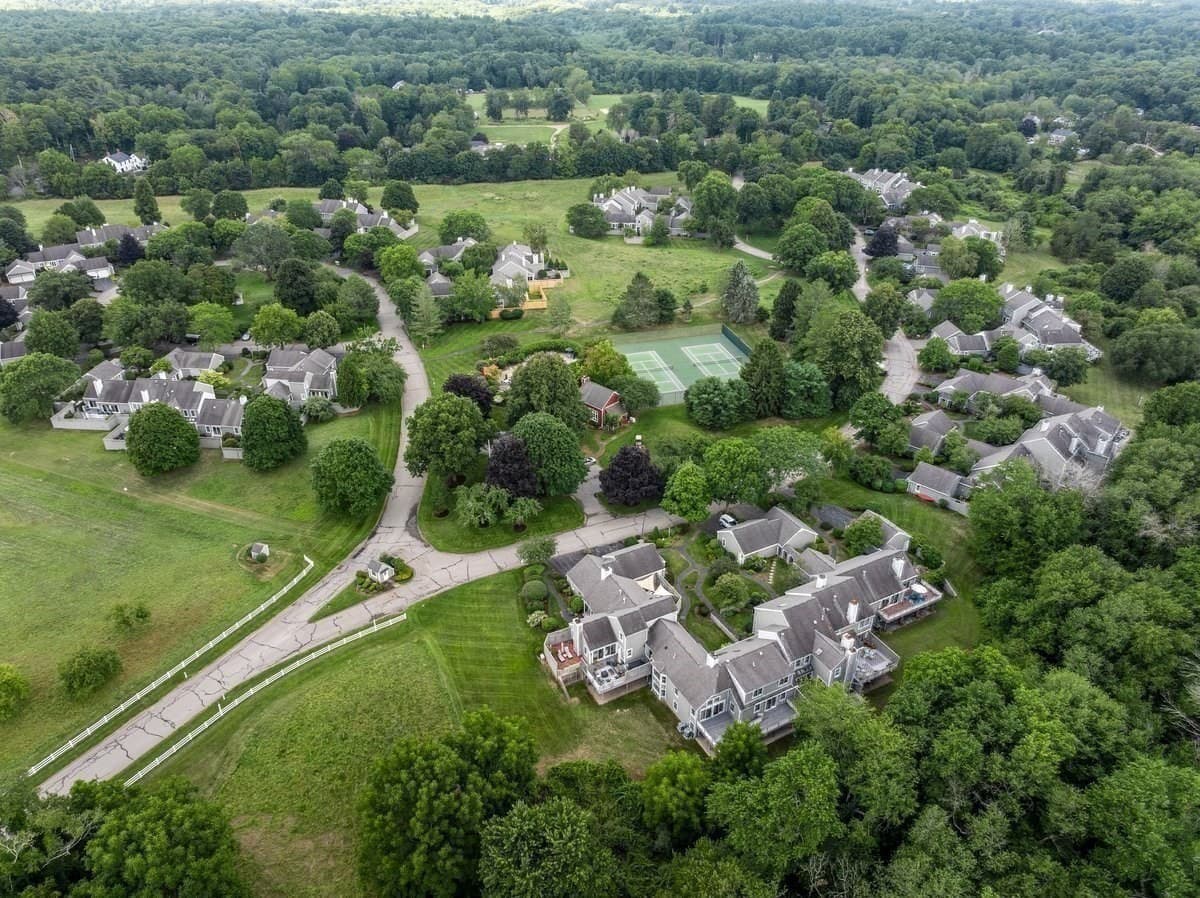 Condominium at 62 Thistle Patch # 62, Hingham MA 02043, Hingham, photo 36 of 39