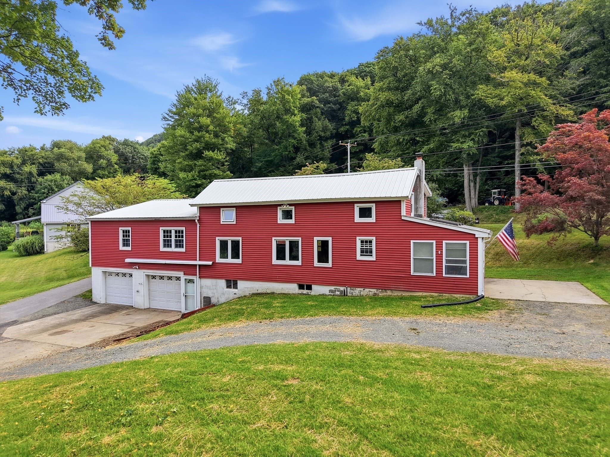 Single Family Residence at 200 Hockanum Rd, Hadley MA 01035, Hadley, photo 2 of 41
