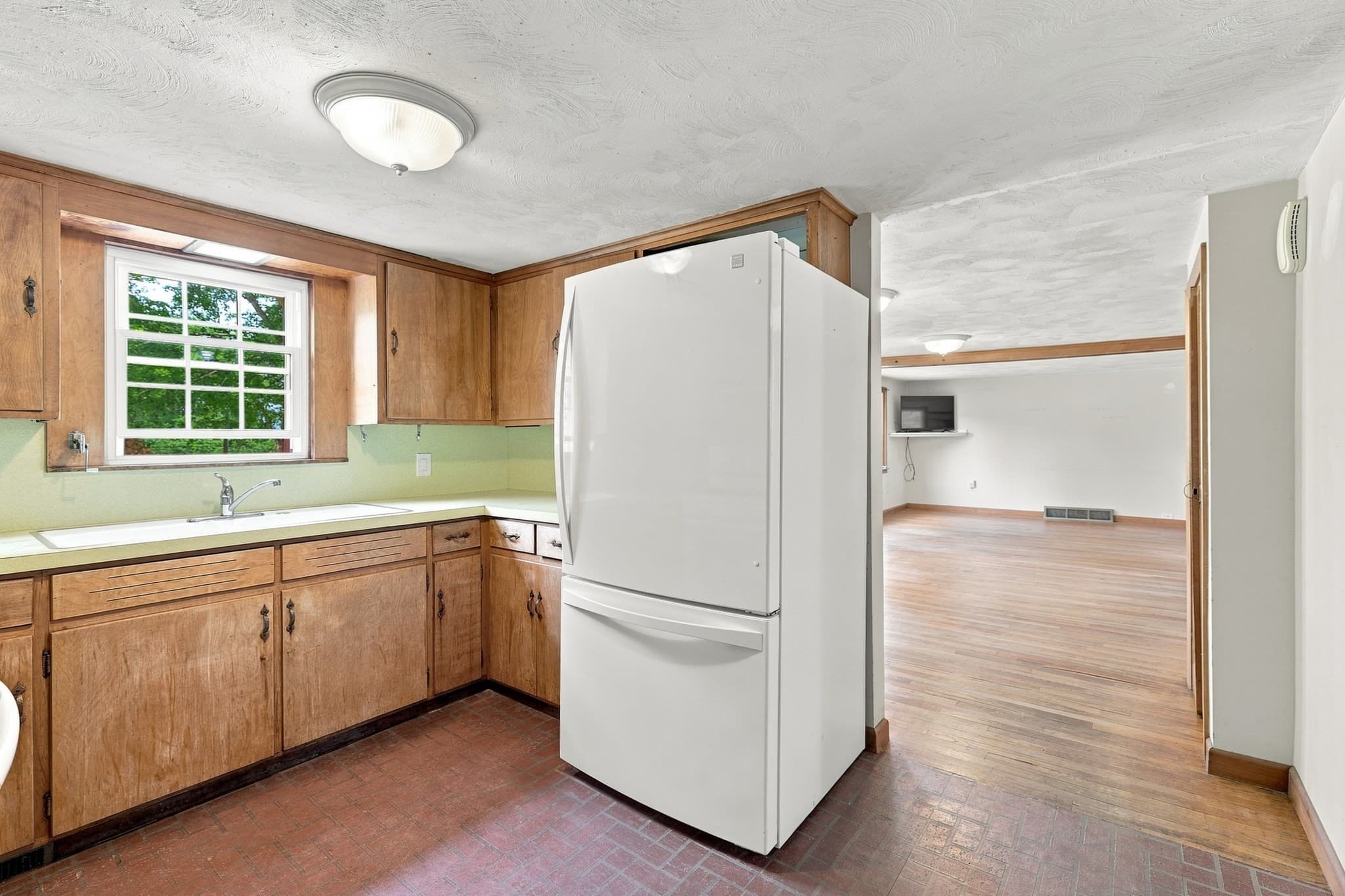 Single Family Residence at 200 Hockanum Rd, Hadley MA 01035, Hadley, photo 12 of 41