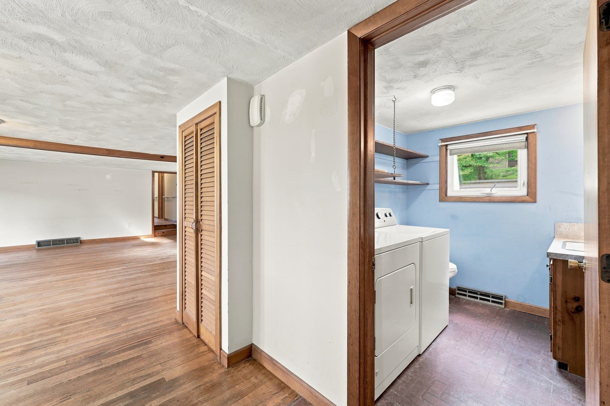 Single Family Residence at 200 Hockanum Rd, Hadley MA 01035, Hadley, photo 14 of 41
