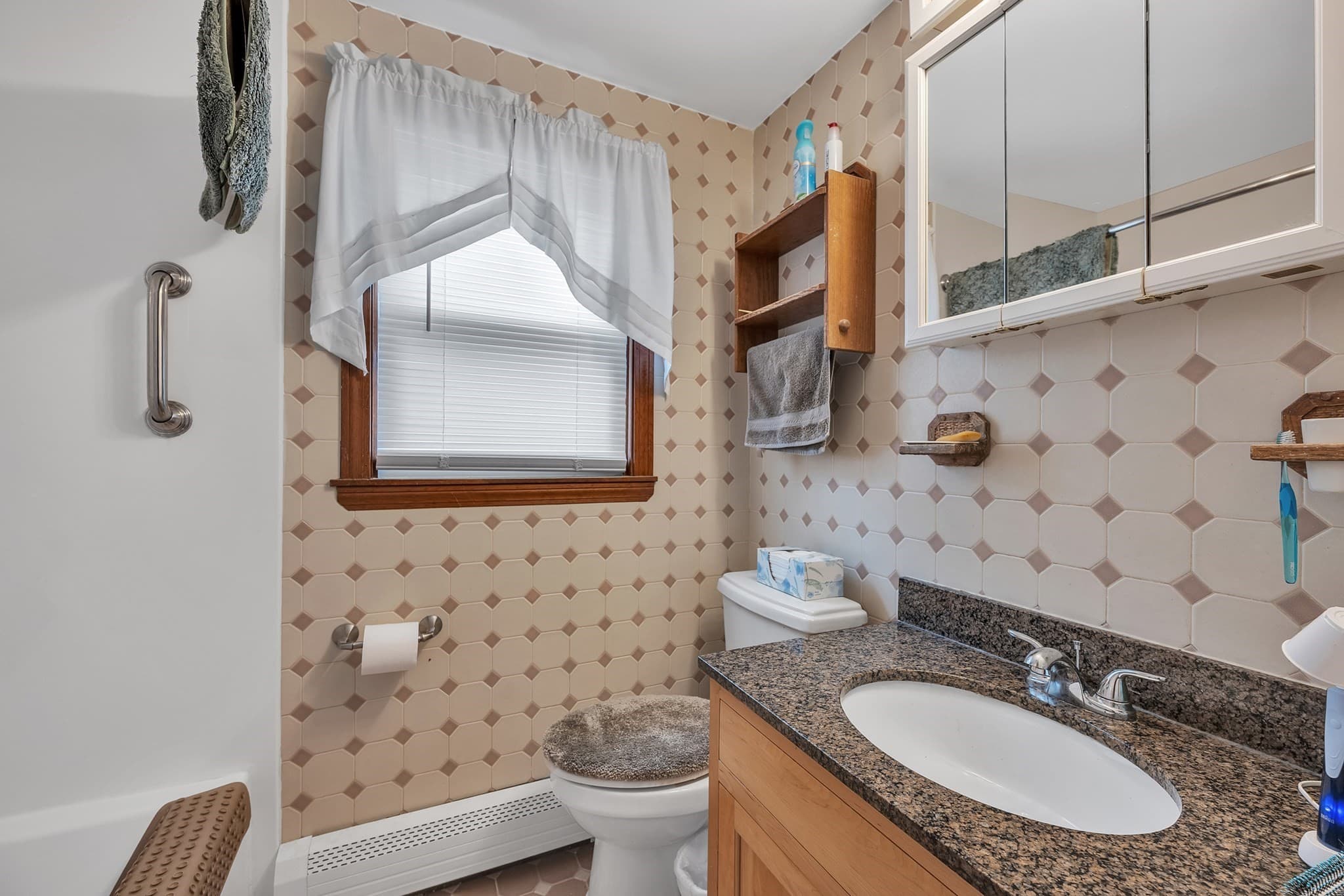 2 Family - 2 Units Side by Side at 101 Long Hill Dr, Leominster MA 01453, Leominster, photo 12 of 39
