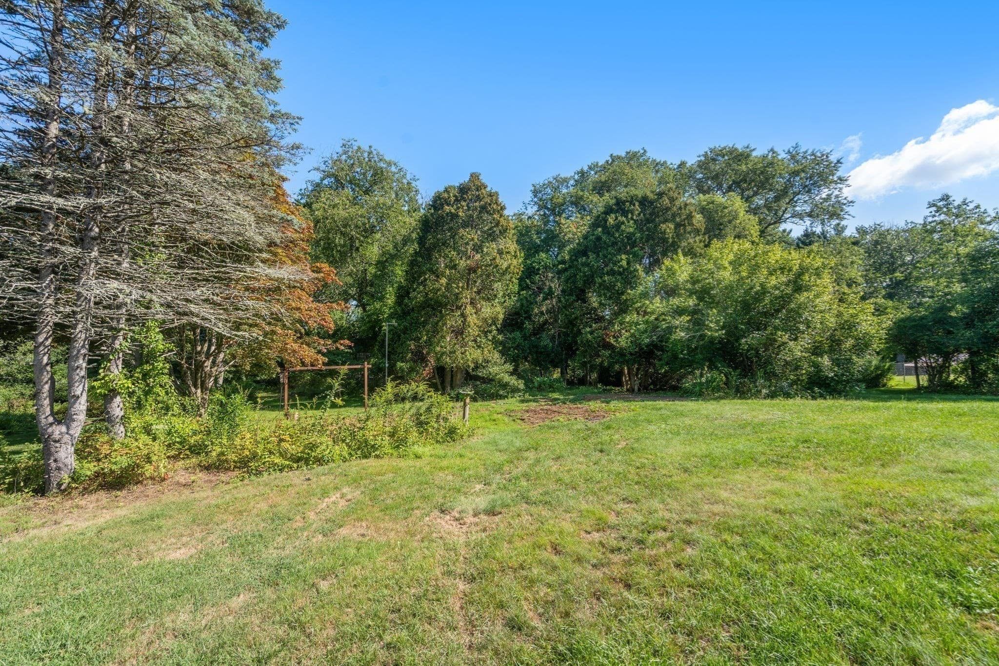 Single Family Residence at 283 Hamlin St, Acushnet MA 02743, Acushnet, photo 3 of 37