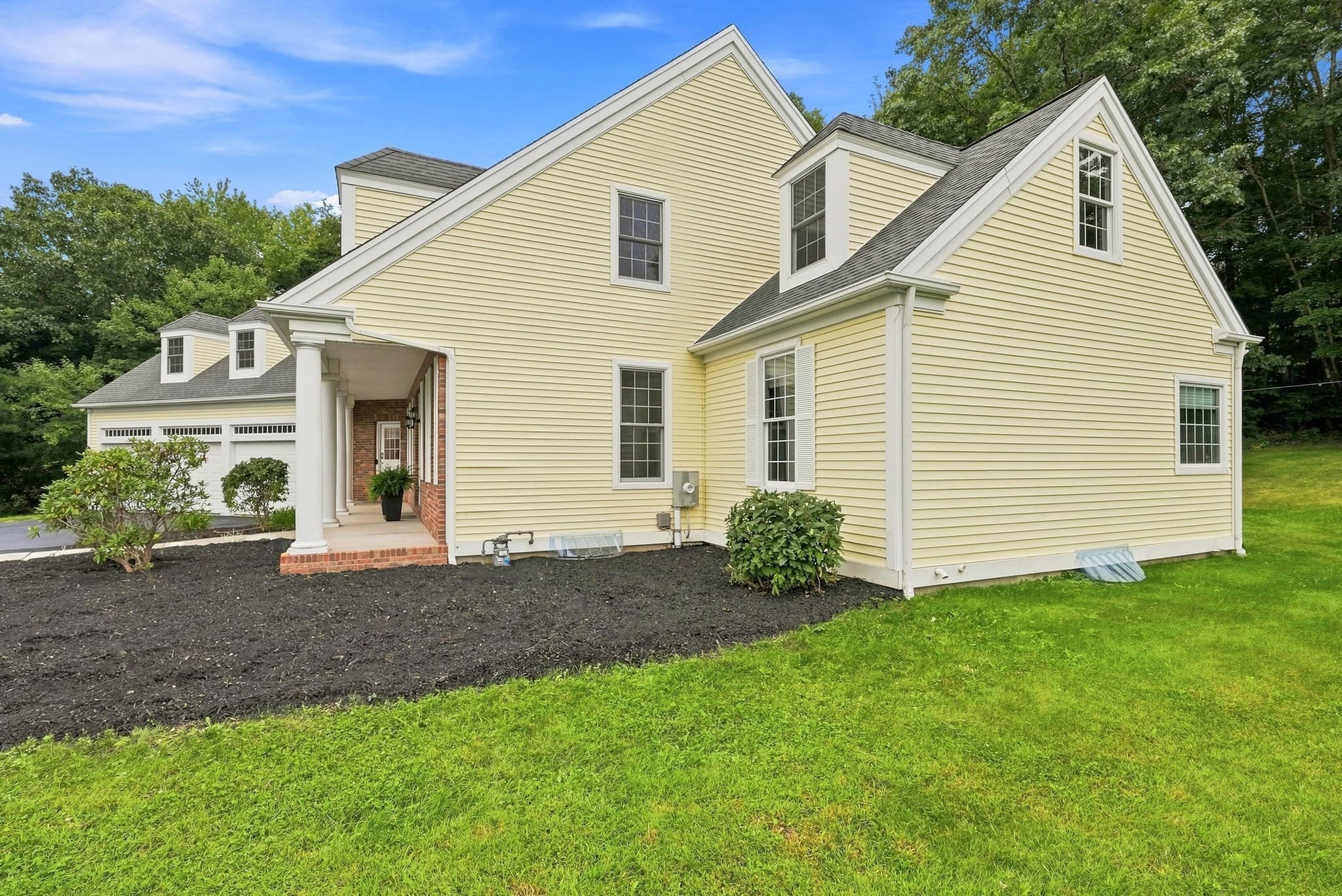 Single Family Residence at 70 Appaloosa Ln, West Springfield MA 01089, West Springfield, photo 5 of 42