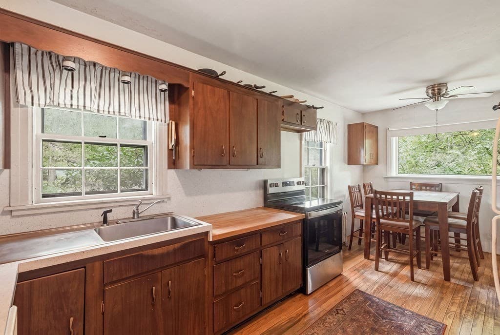 Single Family Residence at 1248 Pleasant St, Brockton MA 02301, Brockton, photo 6 of 41
