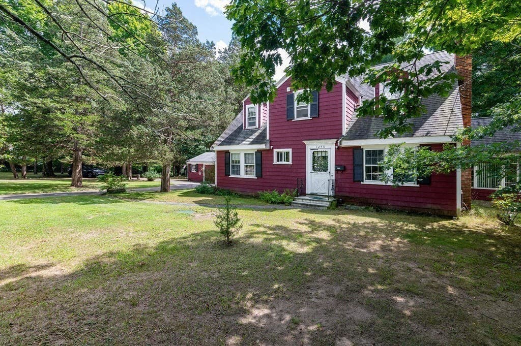 Single Family Residence at 1248 Pleasant St, Brockton MA 02301, Brockton, photo 37 of 41