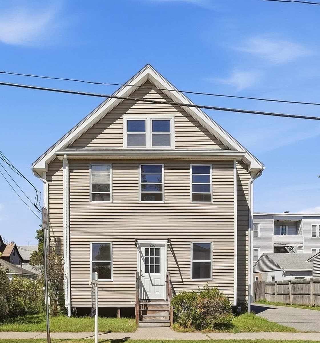 102 Lemuel Ave, Chicopee MA 01013