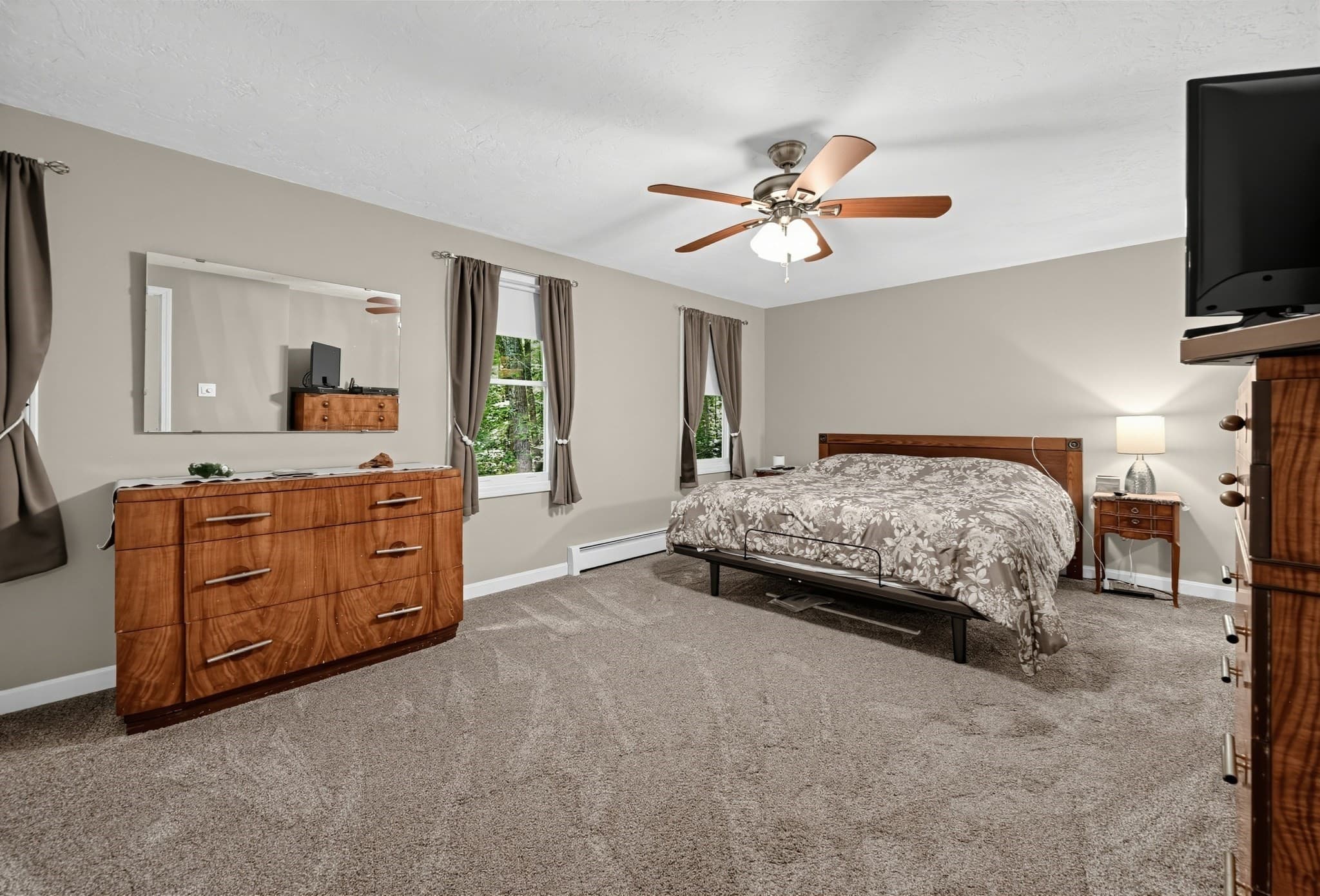 Single Family Residence at 6 Woodview Dr, Hubbardston MA 01452, Hubbardston, photo 17 of 40