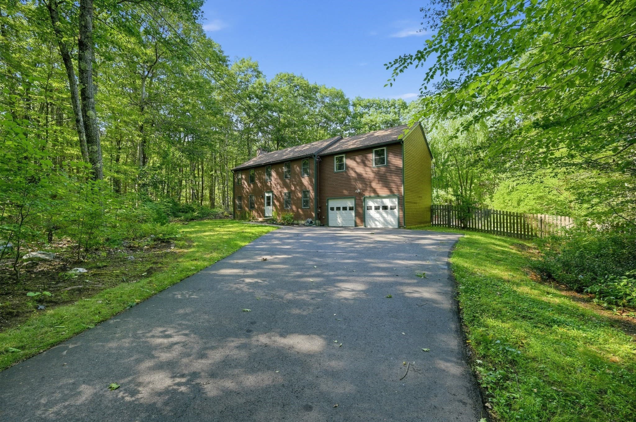 Single Family Residence at 6 Woodview Dr, Hubbardston MA 01452, Hubbardston, photo 3 of 40
