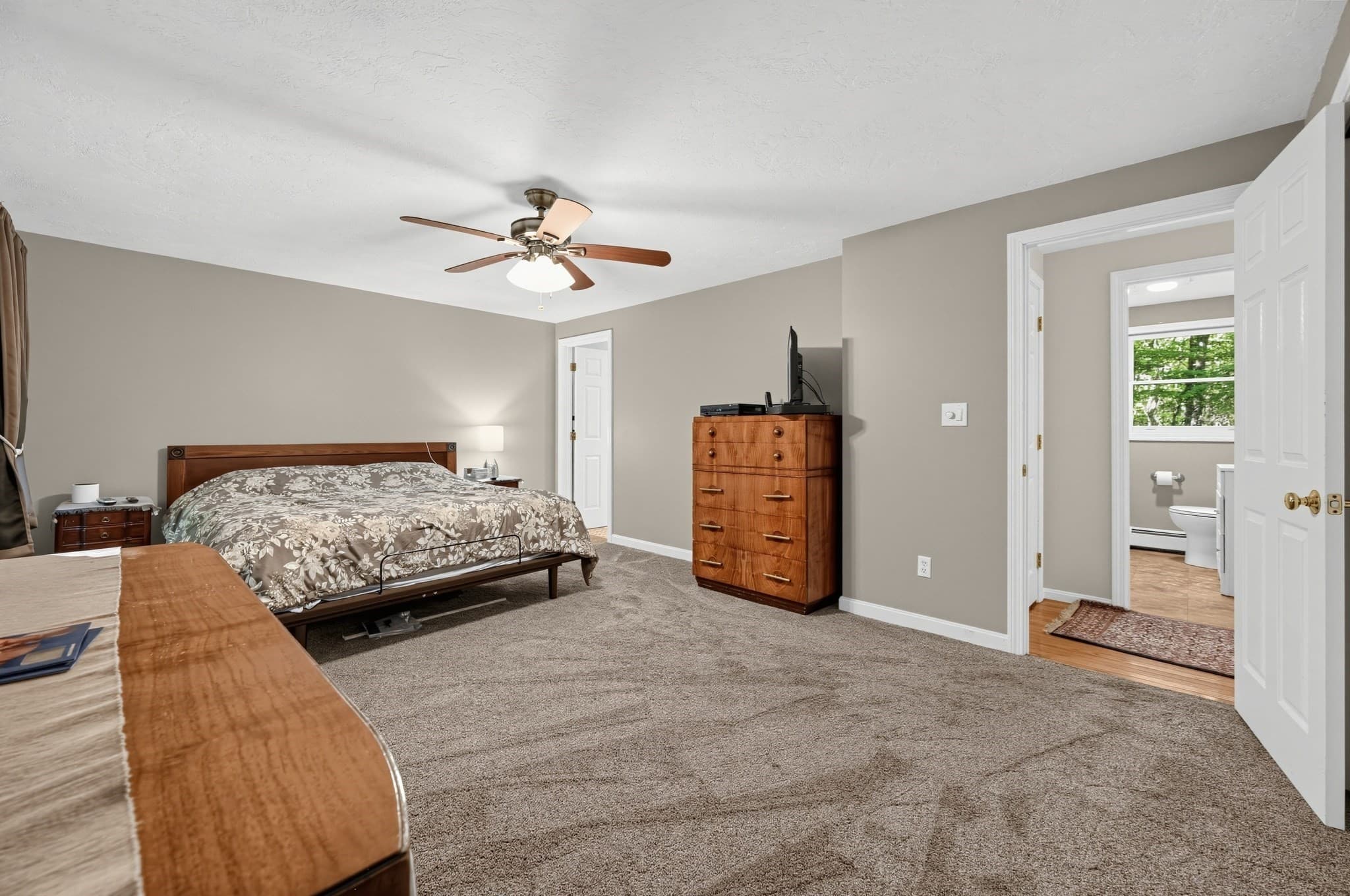 Single Family Residence at 6 Woodview Dr, Hubbardston MA 01452, Hubbardston, photo 15 of 40