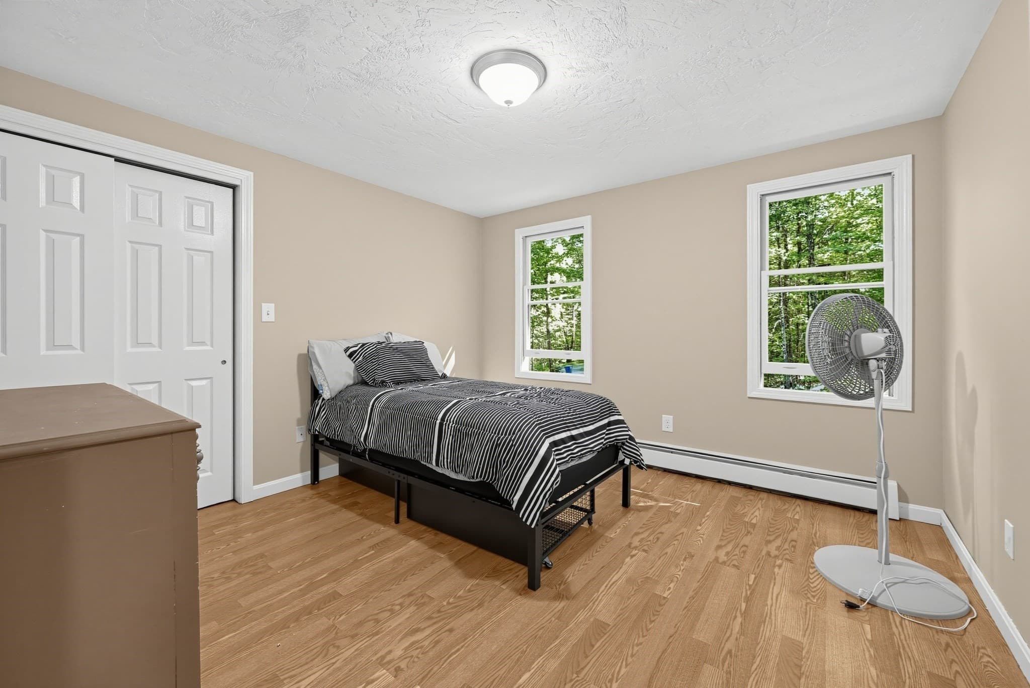 Single Family Residence at 6 Woodview Dr, Hubbardston MA 01452, Hubbardston, photo 25 of 40