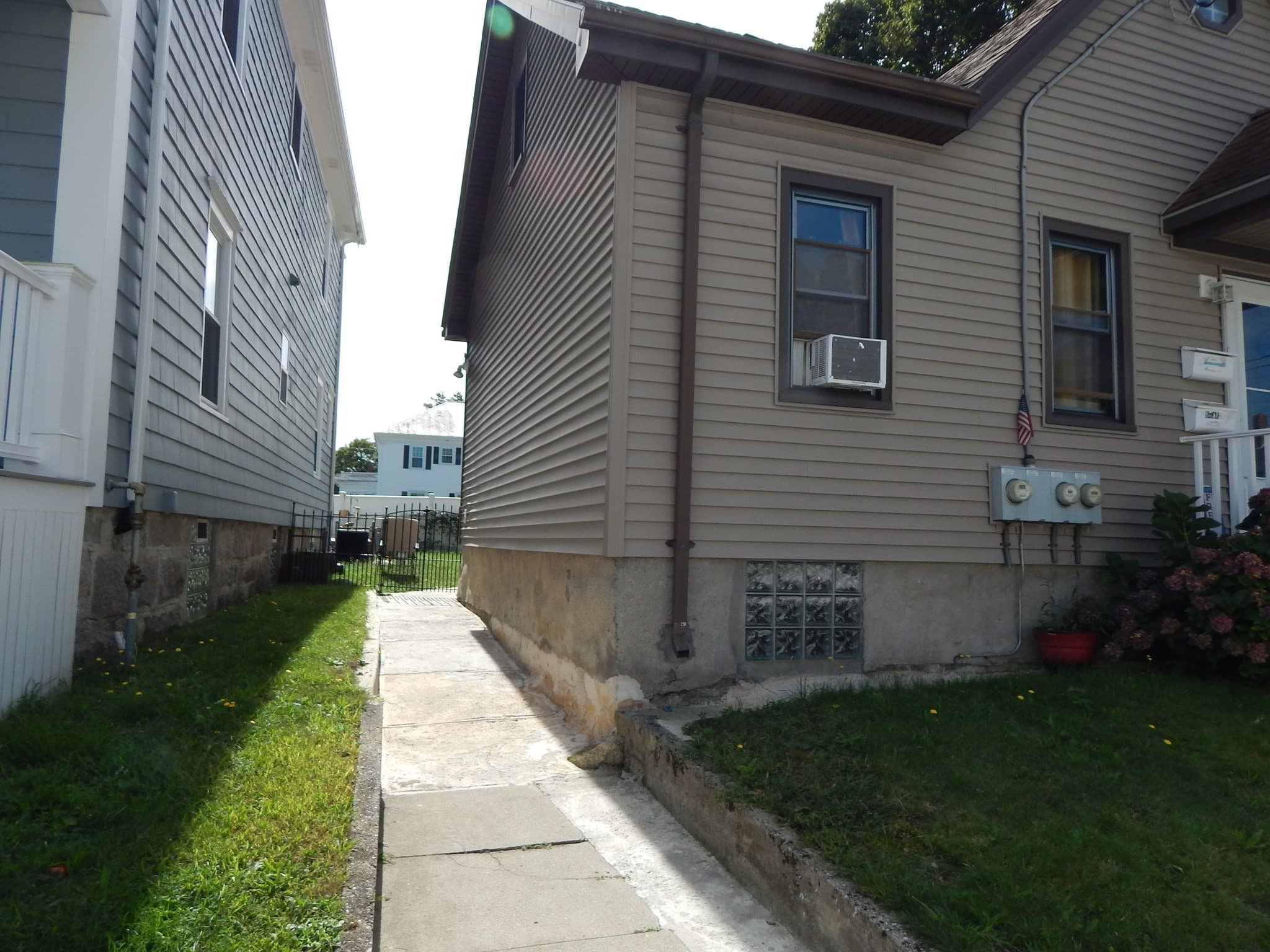 Multi Family at 158 Adams St, New Bedford MA 02746, New Bedford, photo 4 of 27
