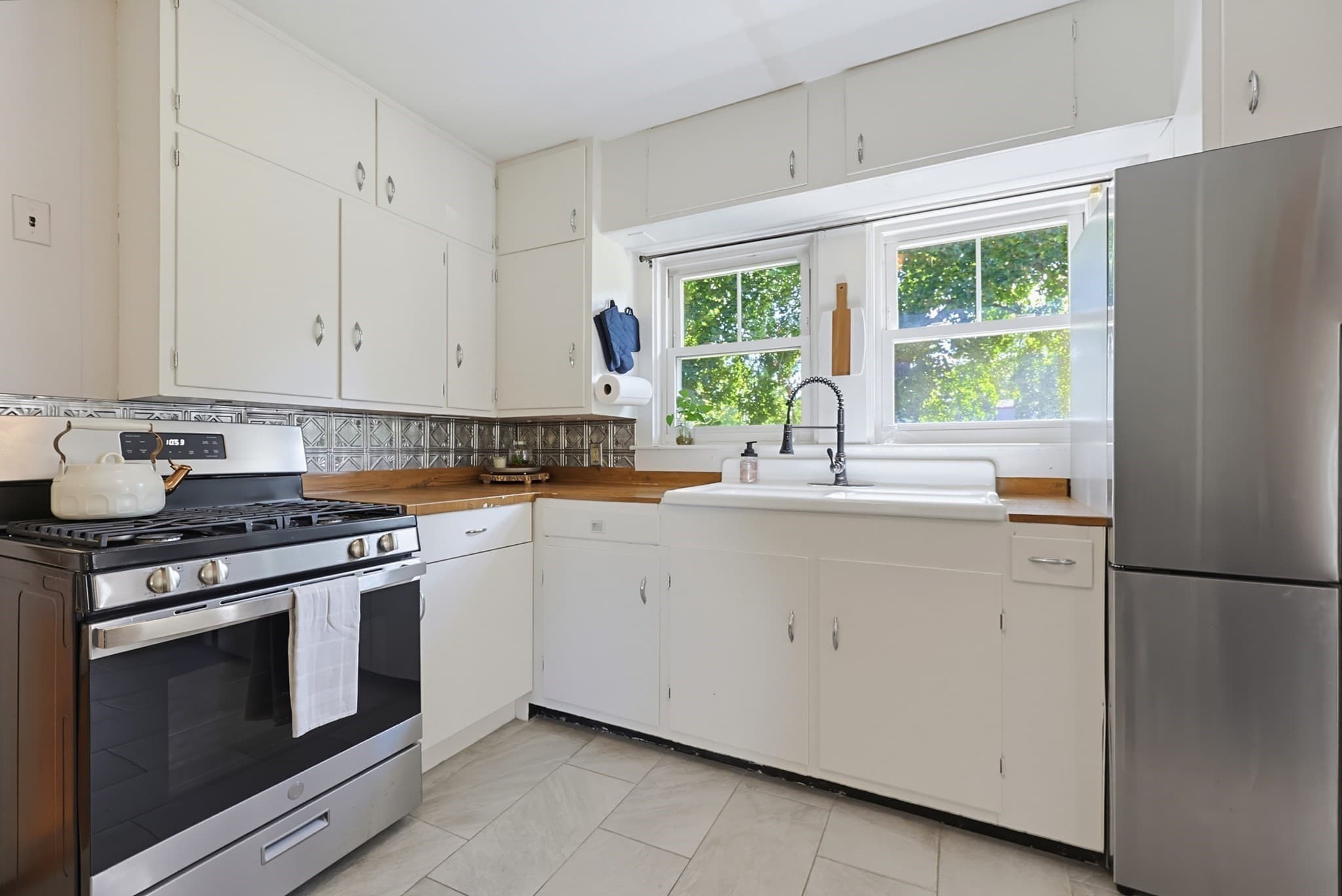 Single Family Residence at 300 Cocasset St, Foxboro MA 02035, Foxboro, photo 35 of 42