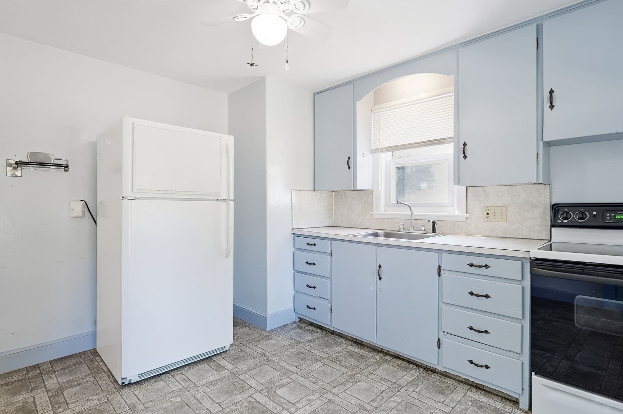 Single Family Residence at 24 Grandview St, Northampton MA 01062, Northampton, photo 9 of 24