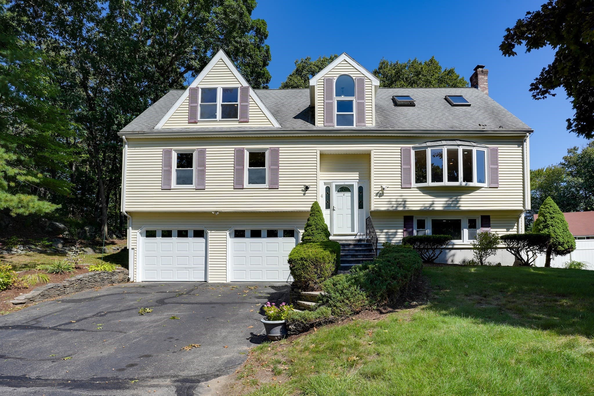 4 Quail Run Rd, Wilmington MA 01887