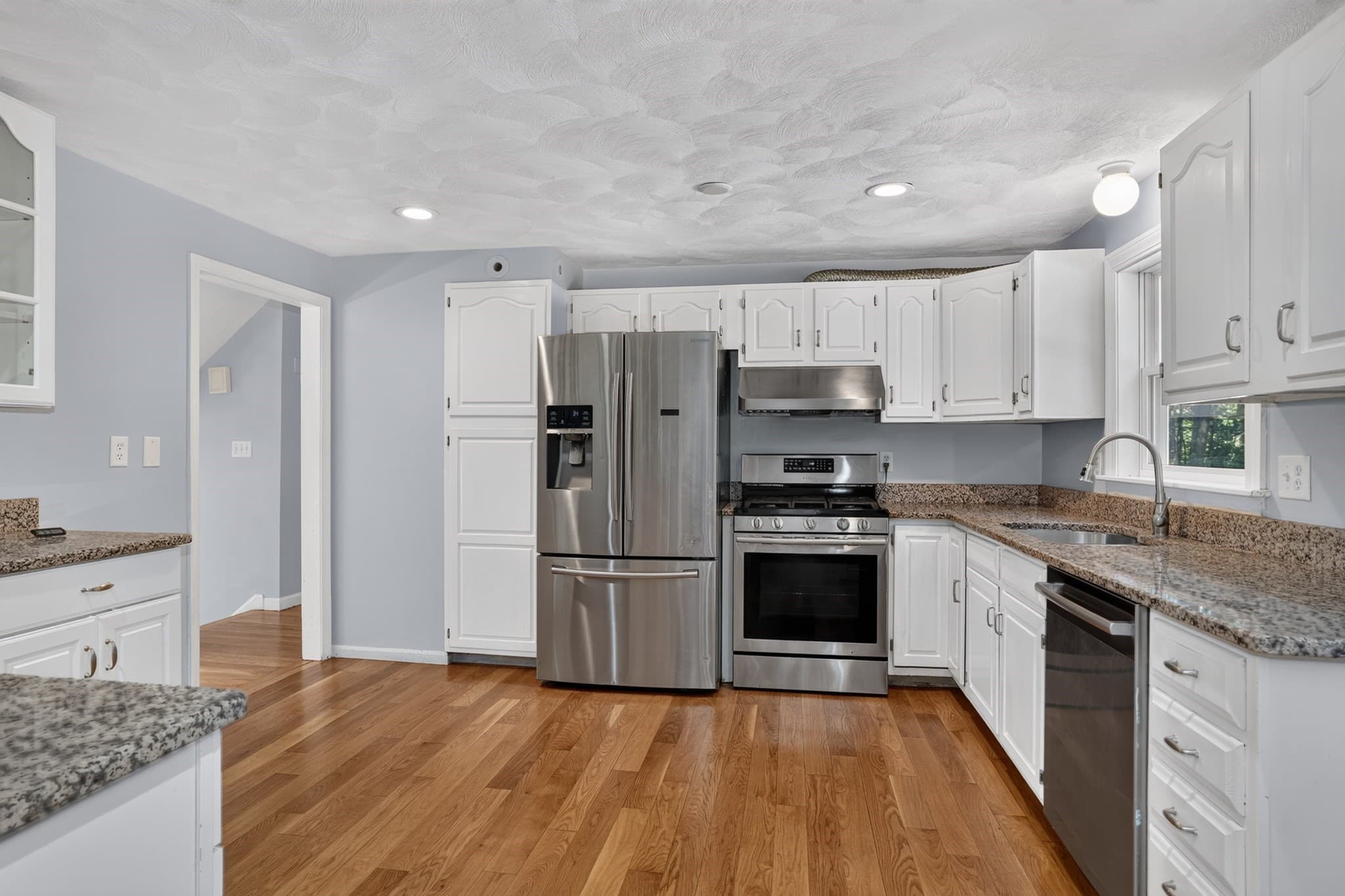 Single Family Residence at 4 Quail Run Rd, Wilmington MA 01887, Wilmington, photo 9 of 41