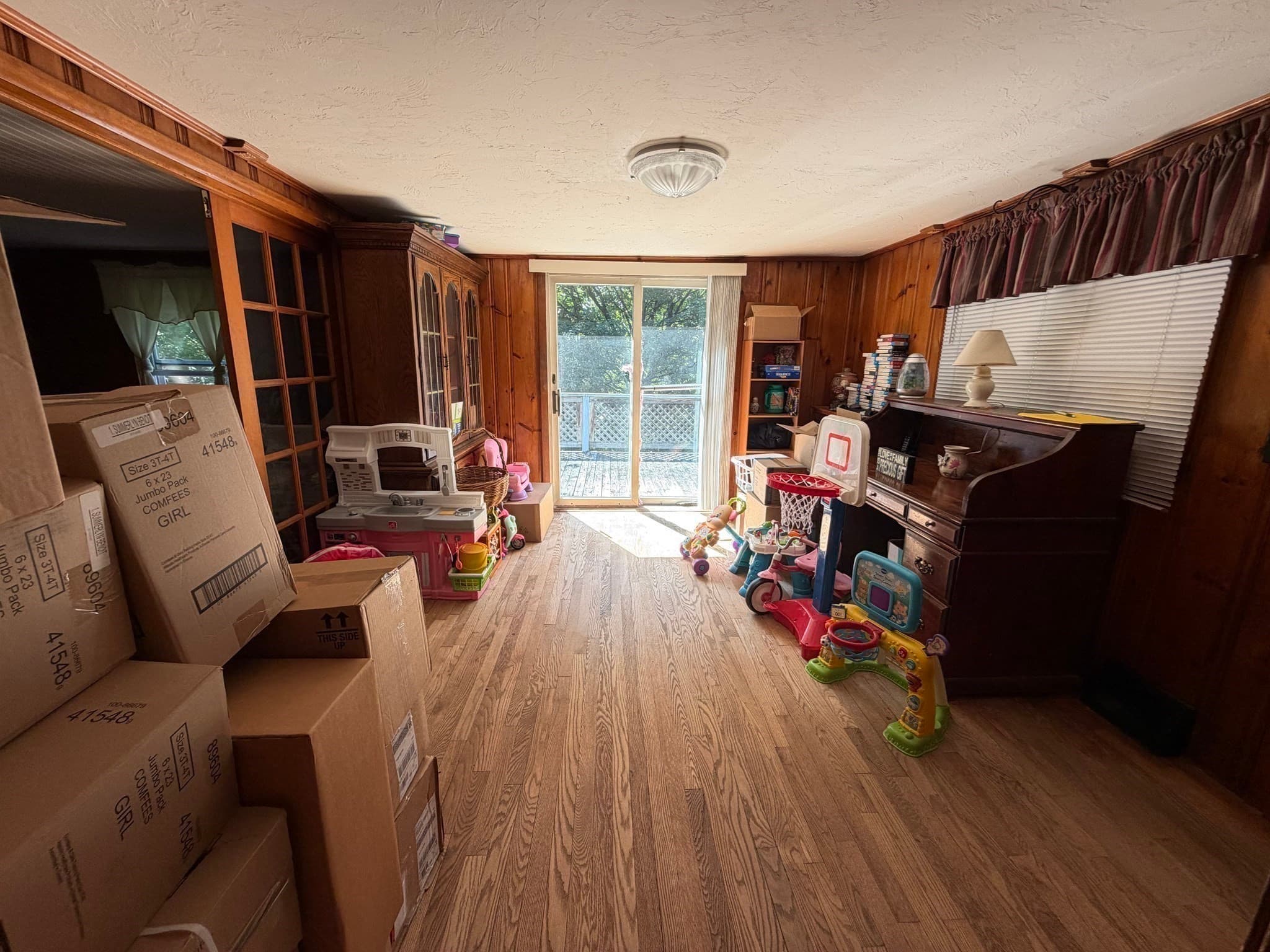 Single Family Residence at 15 Warsaw Avenue, Dudley MA 01571, Dudley, photo 9 of 36