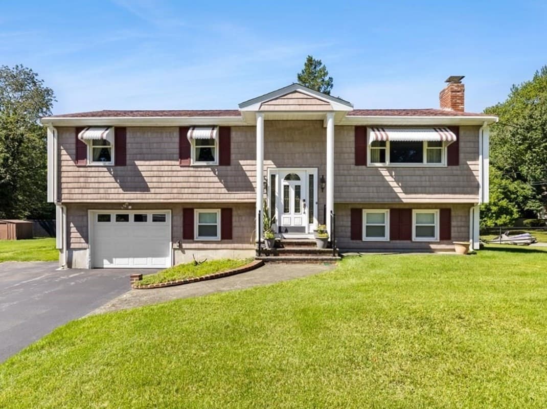 18 Wildwood Ave, Taunton MA 02780