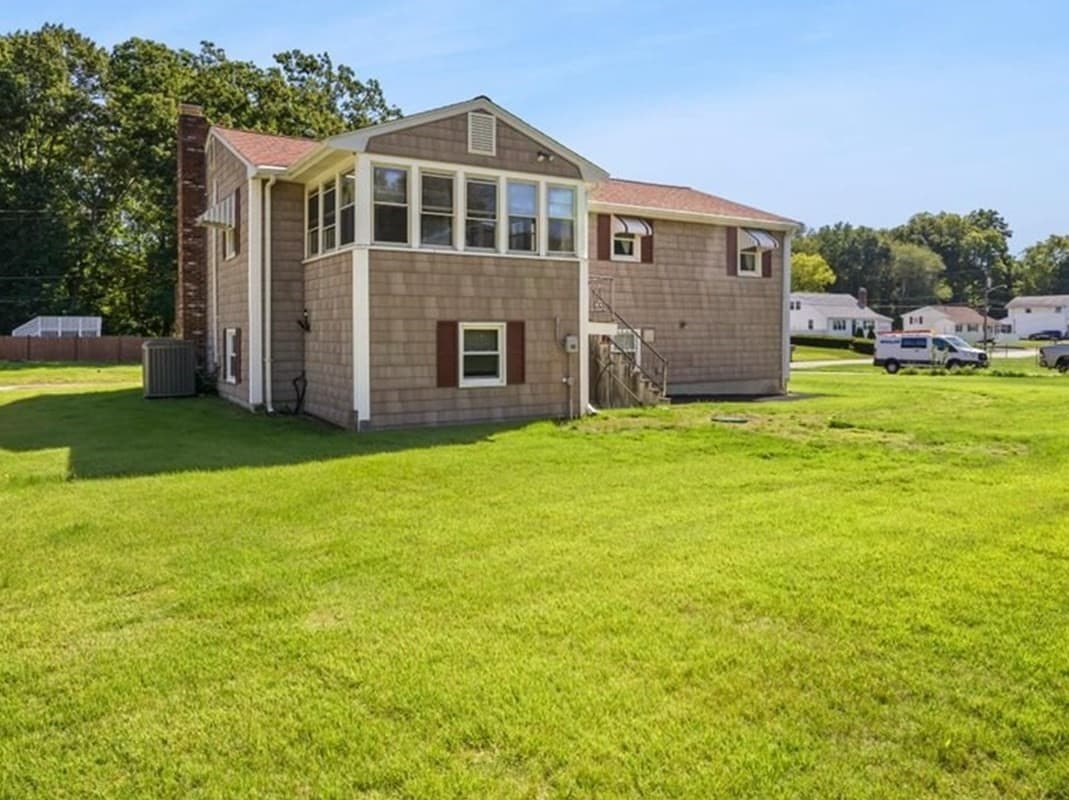Single Family Residence at 18 Wildwood Ave, Taunton MA 02780, Taunton, photo 5 of 42