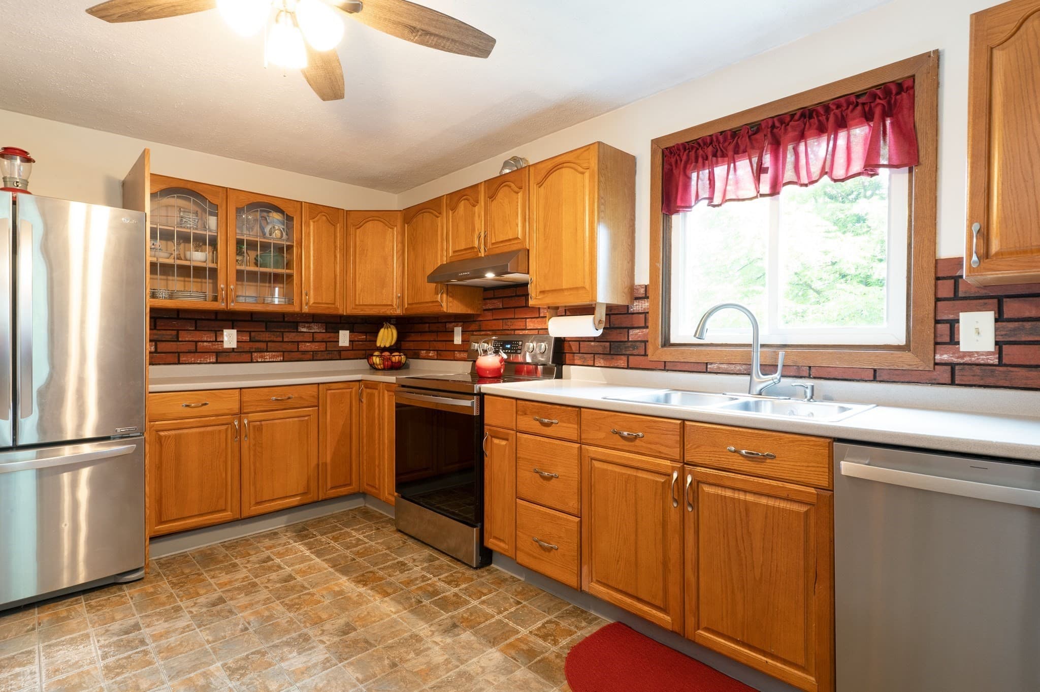 Single Family Residence at 15 Maple Ter, Palmer MA 01080, Palmer, photo 12 of 25