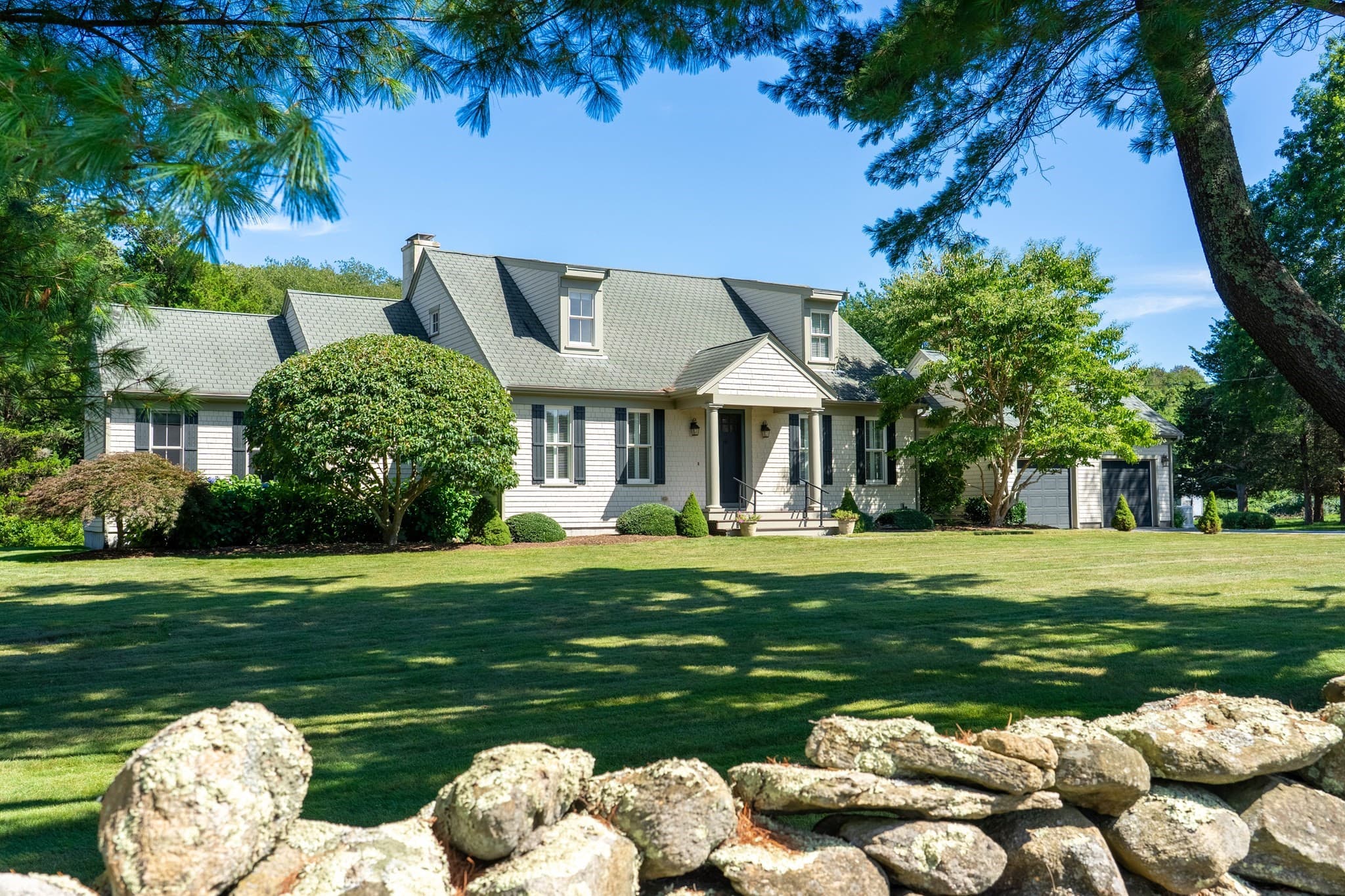 557 Smith Neck Rd, Dartmouth MA 02748